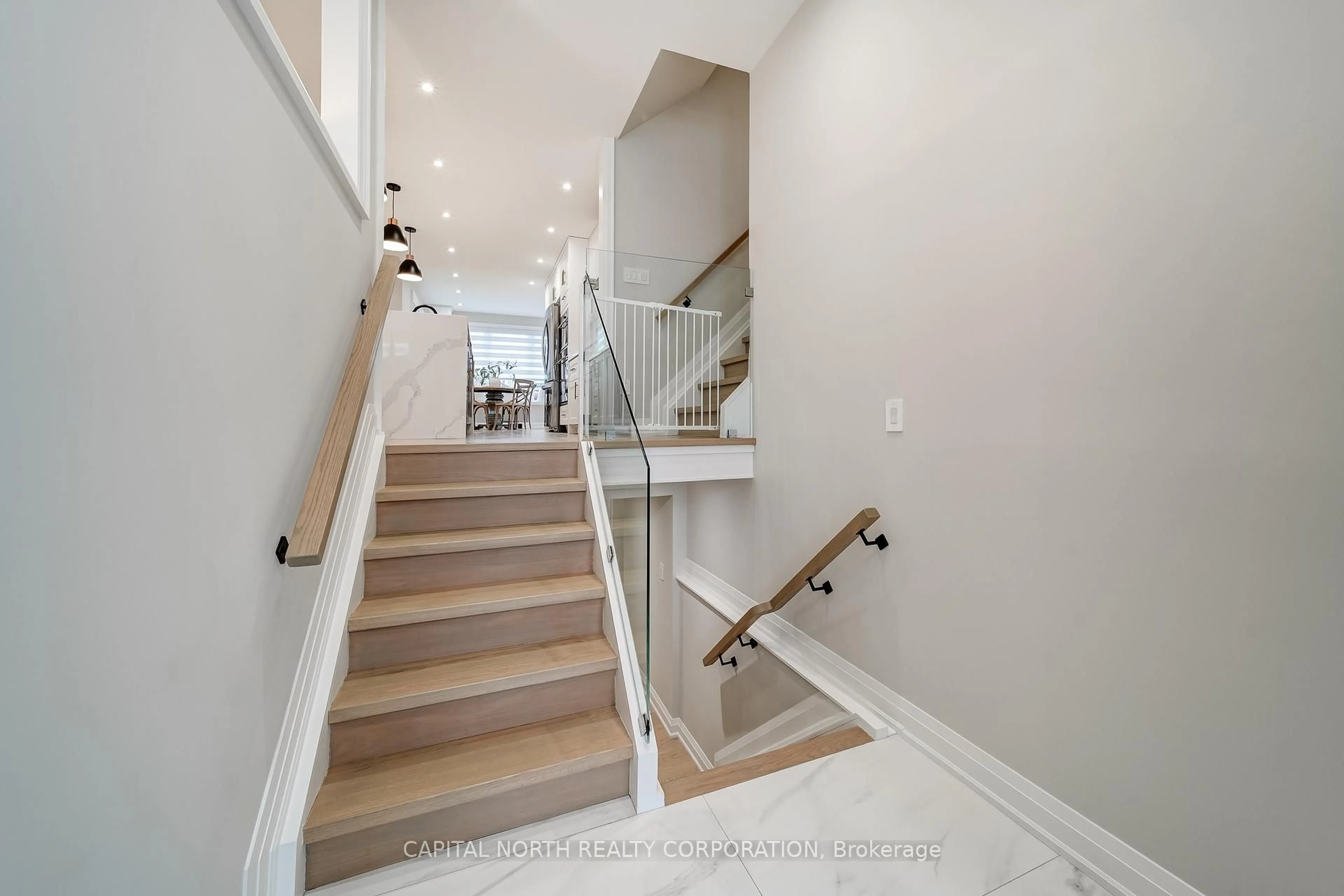 Stairs for 52 Wood Cres, Bradford West Gwillimbury Ontario L3Z 2G2
