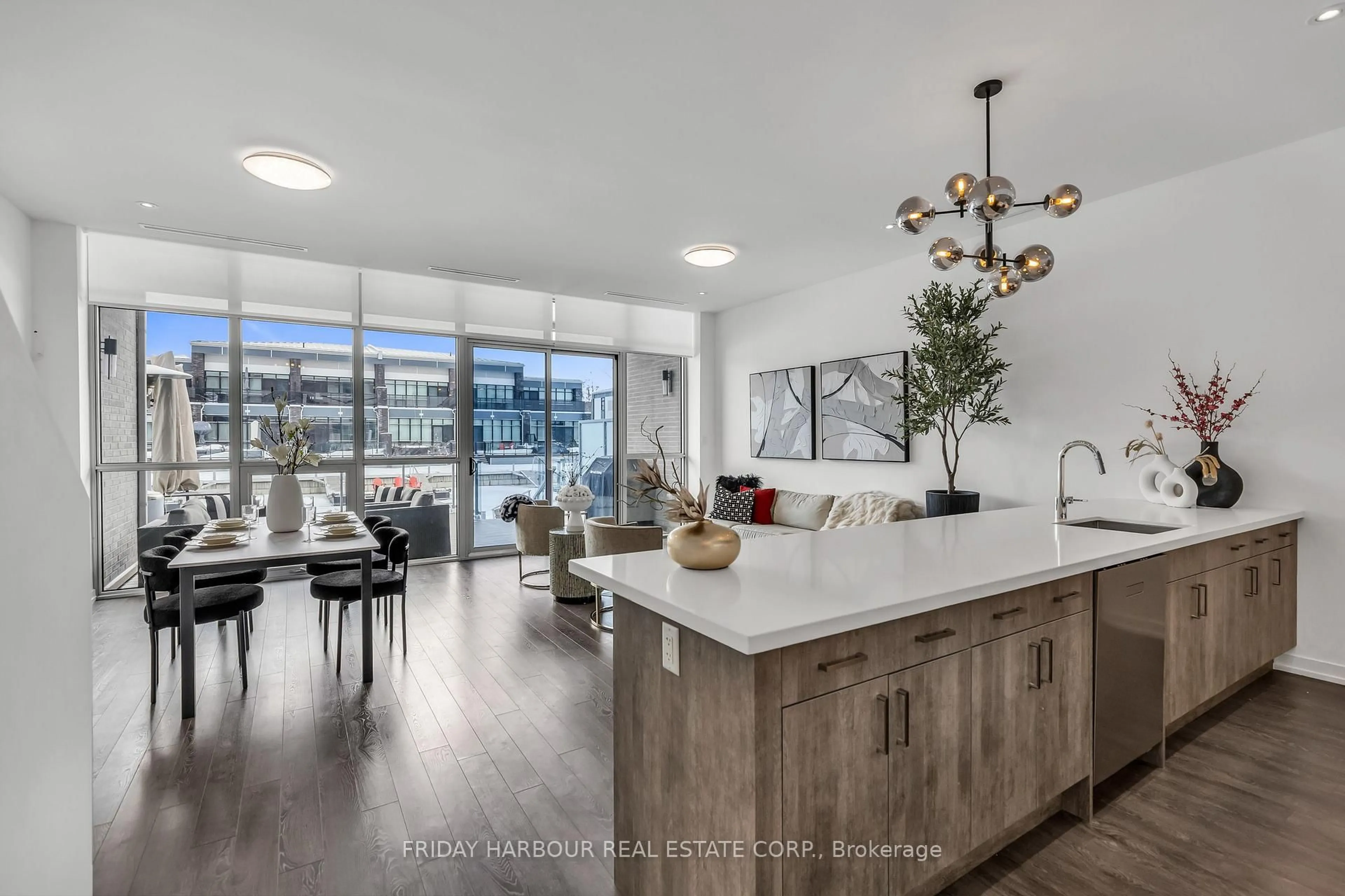 Open concept kitchen, unknown for 3712 Ferretti Crt, Innisfil Ontario L9S 0N6