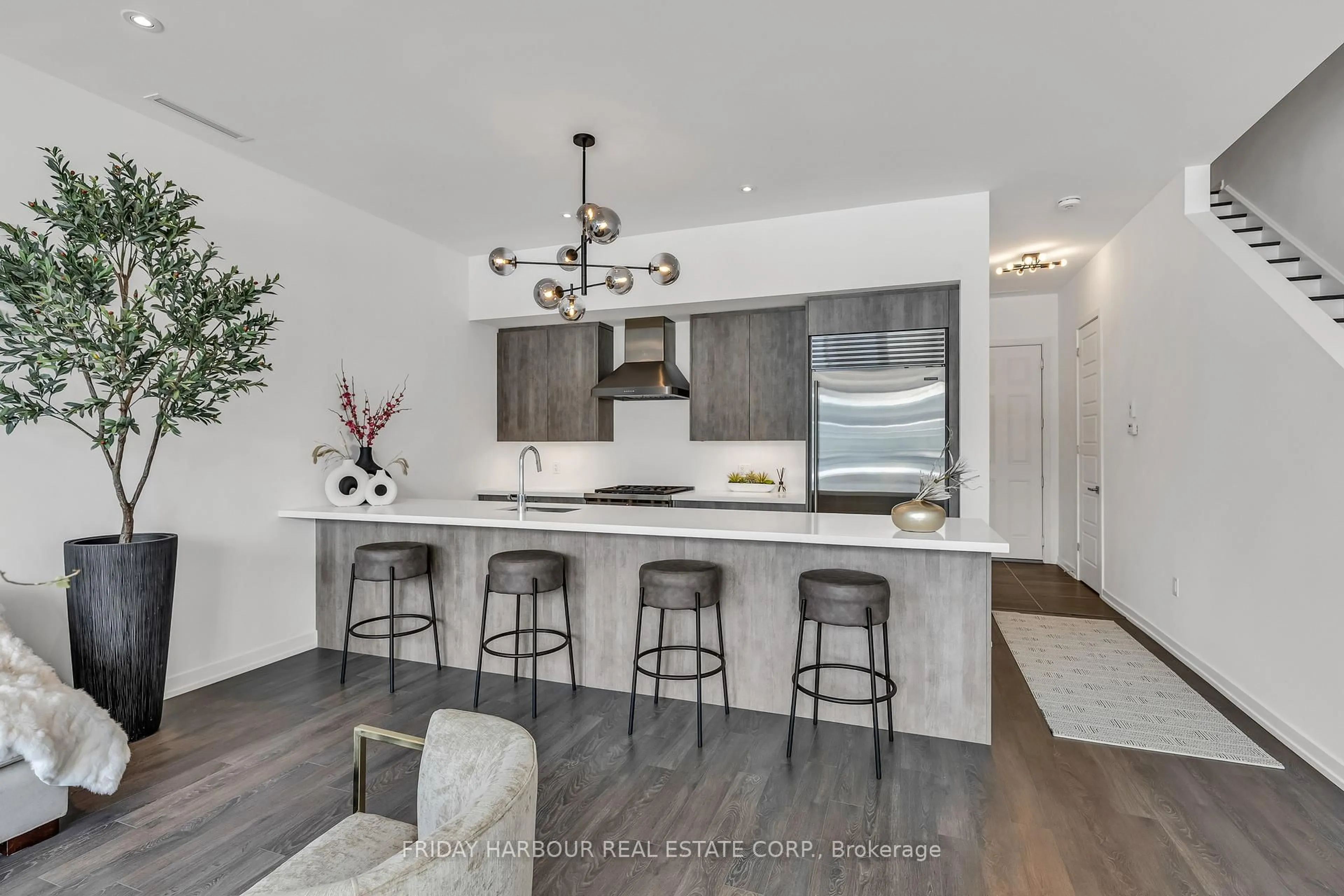 Open concept kitchen, unknown for 3712 Ferretti Crt, Innisfil Ontario L9S 0N6