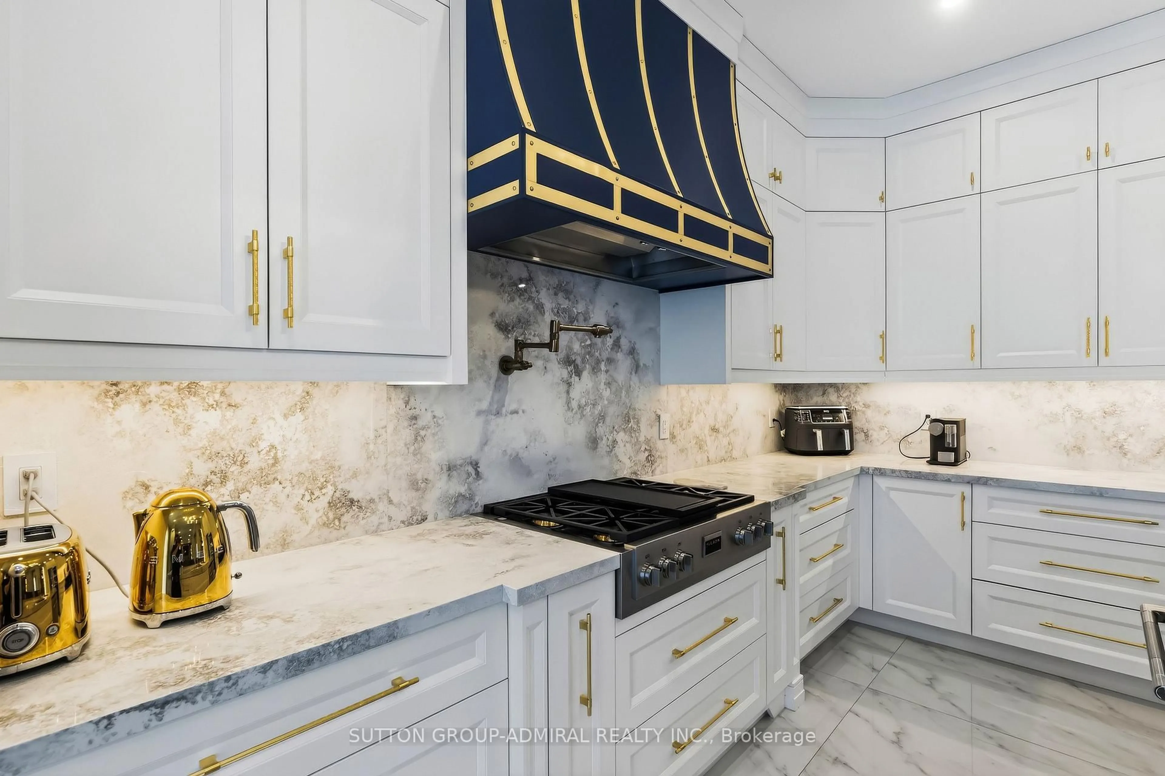 Contemporary kitchen, ceramic/tile floor for 37 Cedarpoint Crt, Vaughan Ontario L6A 4P7