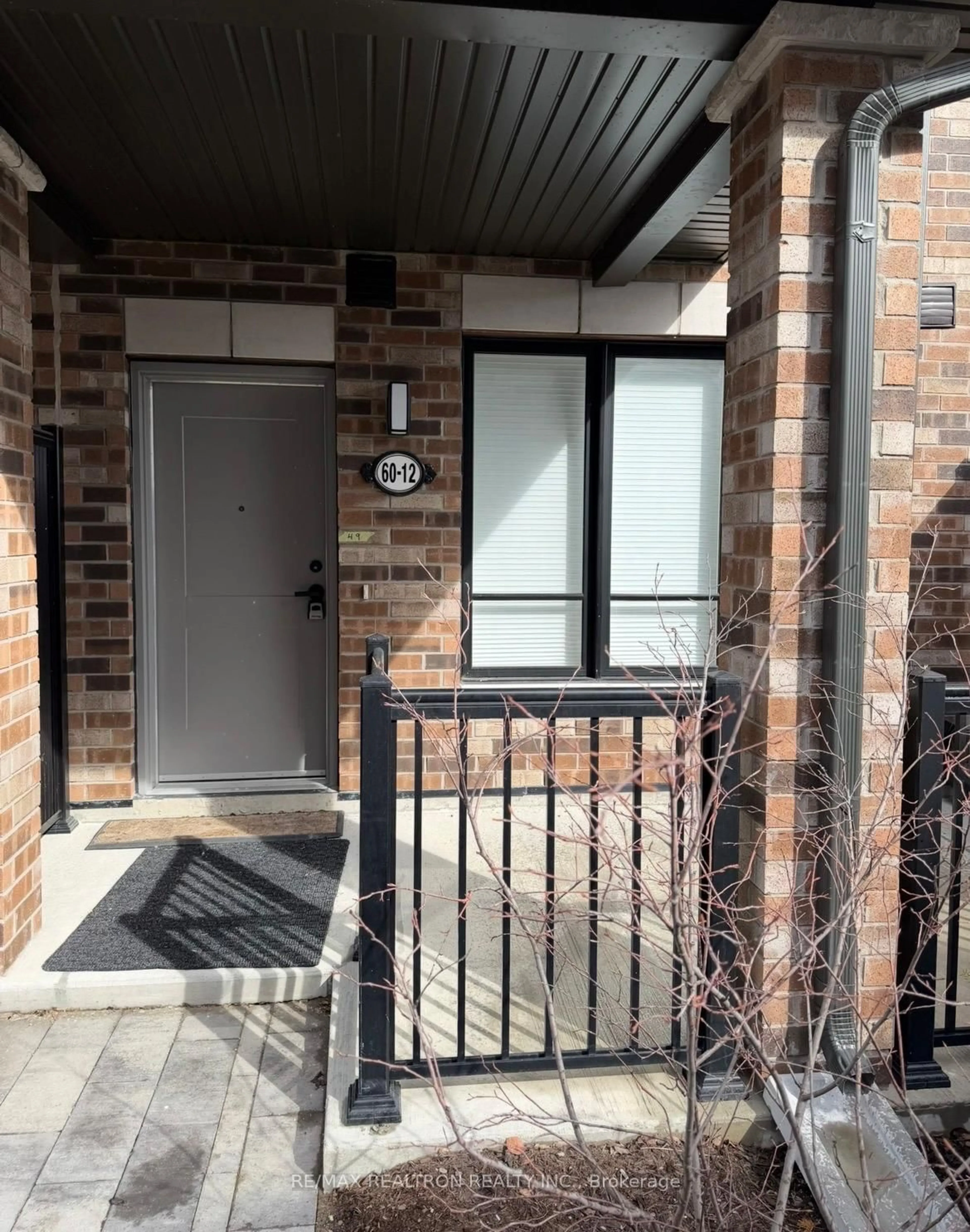Indoor entryway for 60 Baynes Way #12, Bradford West Gwillimbury Ontario L6G 0E3
