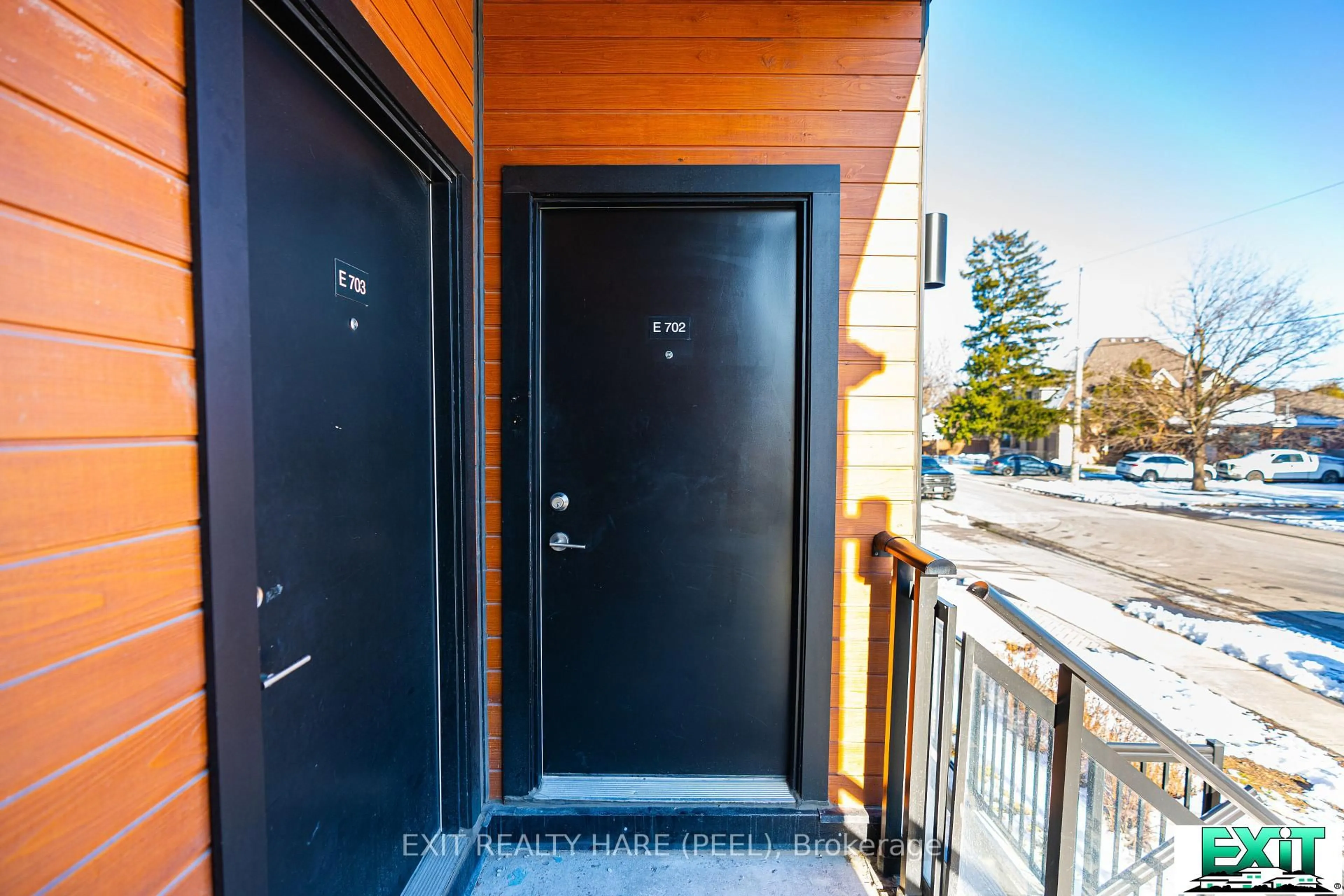 Indoor entryway for 48 Coles Ave #702, Vaughan Ontario L4L 0J1