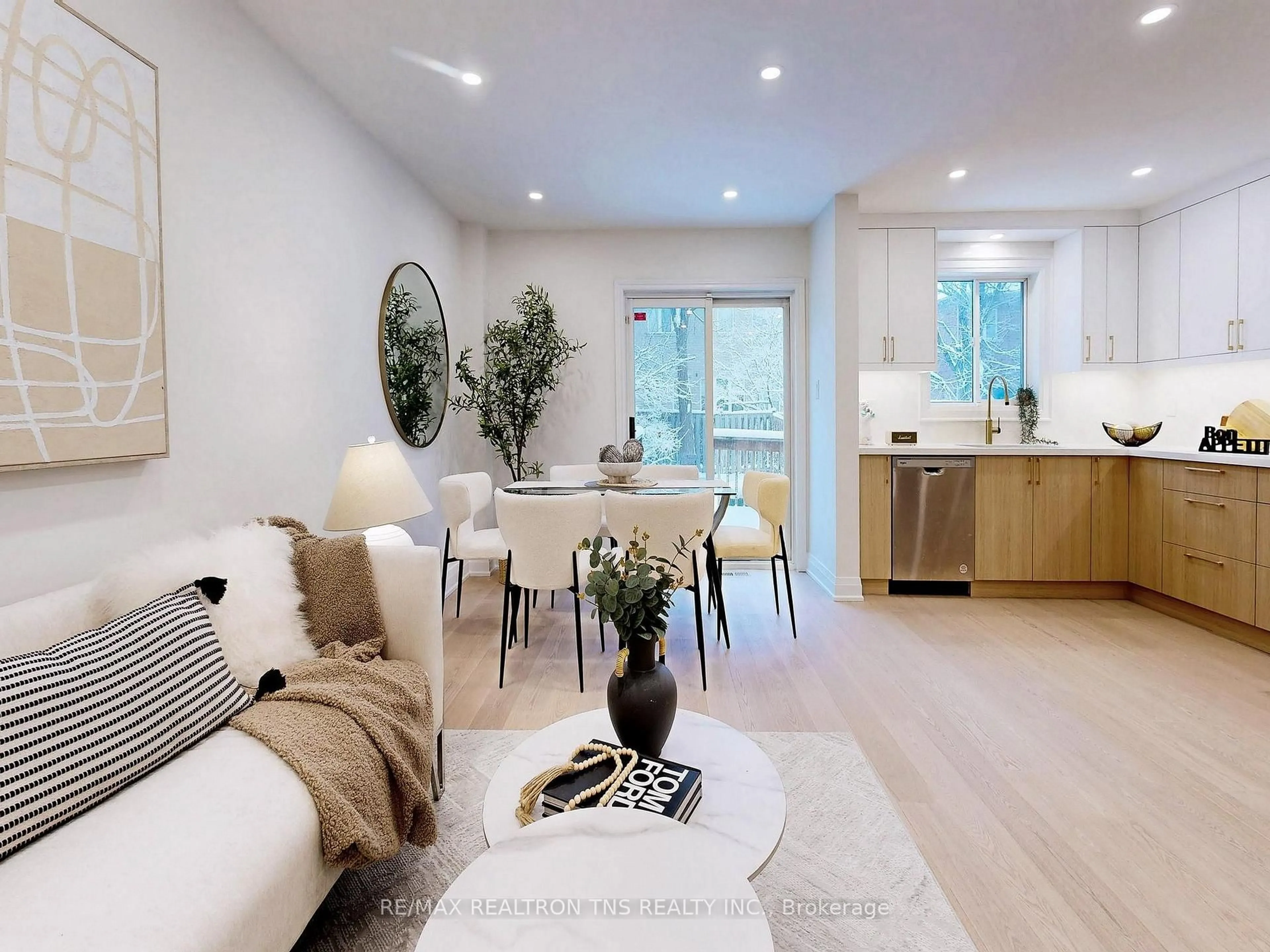 Living room with furniture, wood/laminate floor for 149 Kimono Cres, Richmond Hill Ontario L4S 1A5