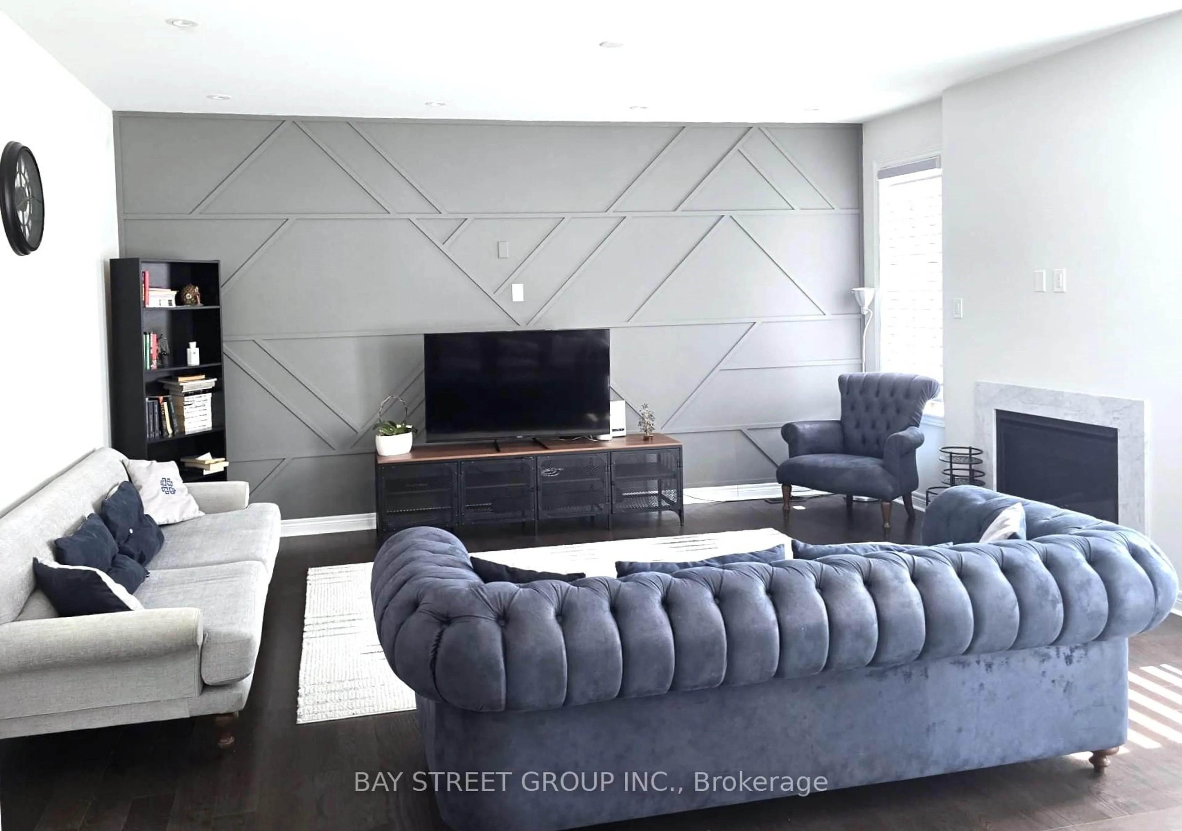 Living room with furniture, unknown for 404 Baker Hill Blvd, Whitchurch-Stouffville Ontario L4A 4P4