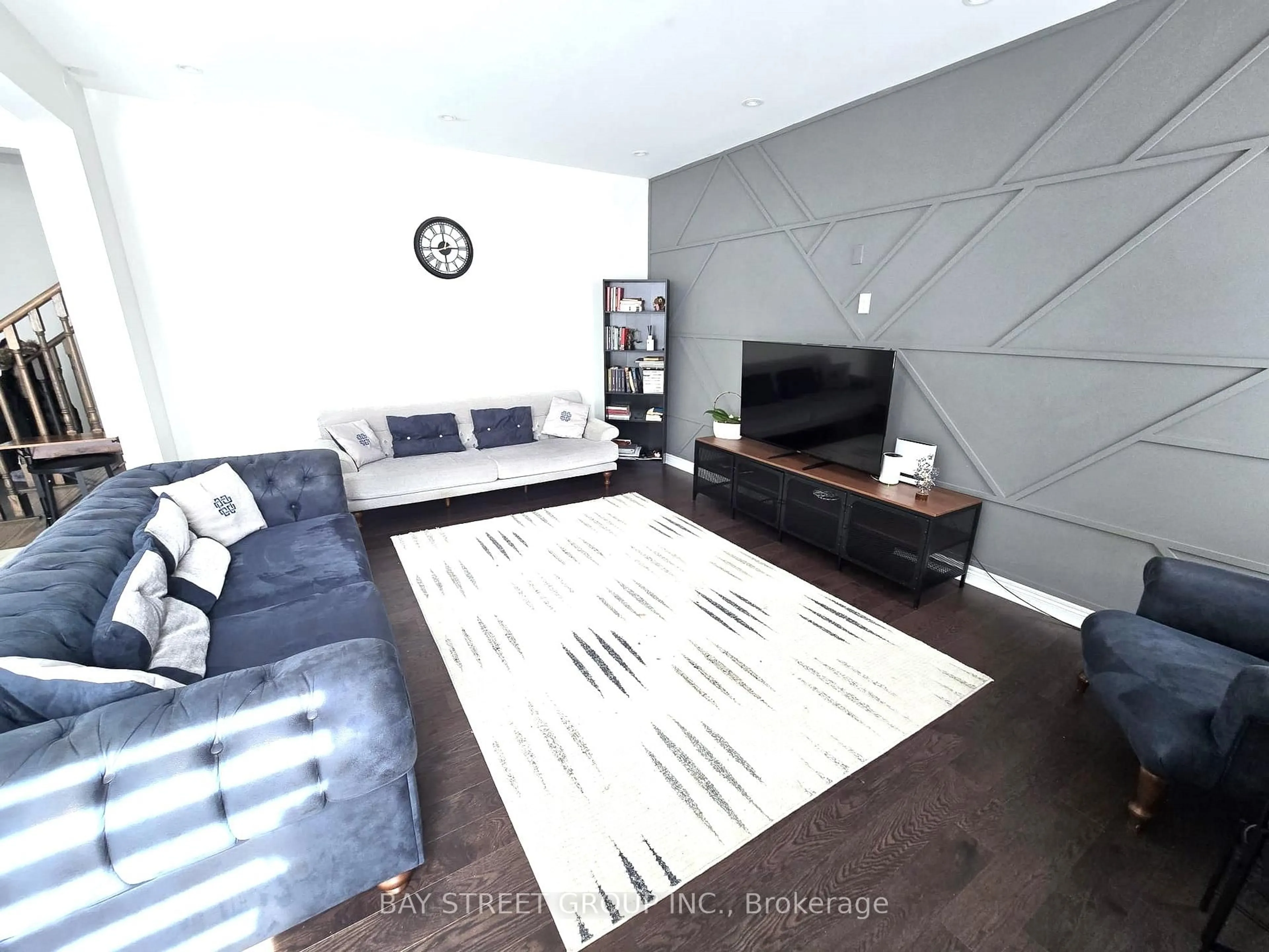 Living room with furniture, unknown for 404 Baker Hill Blvd, Whitchurch-Stouffville Ontario L4A 4P4