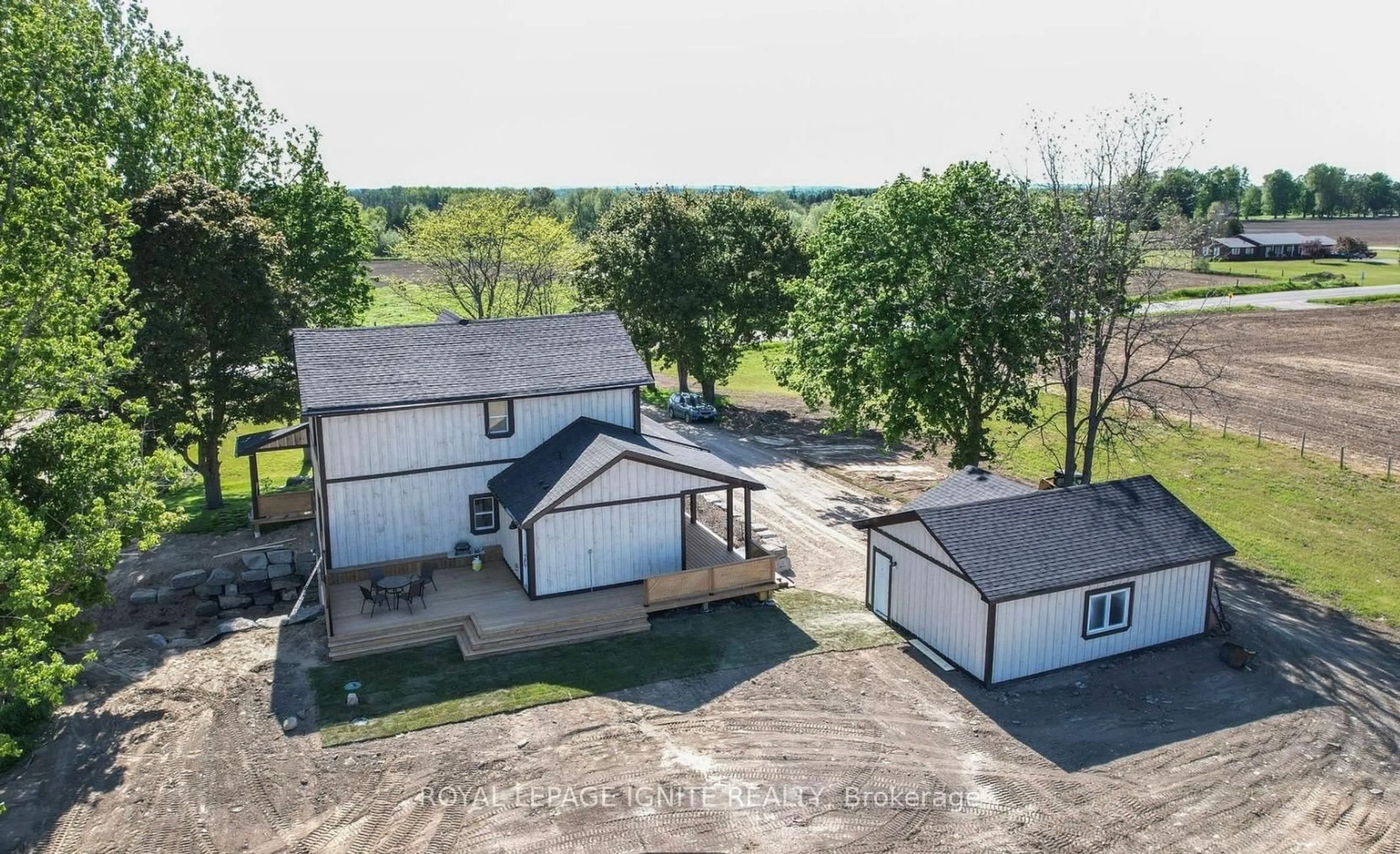 A pic from outside/outdoor area/front of a property/back of a property/a pic from drone, unknown for 5445 Concession Rd #6, Adjala-Tosorontio Ontario L9R 1V3