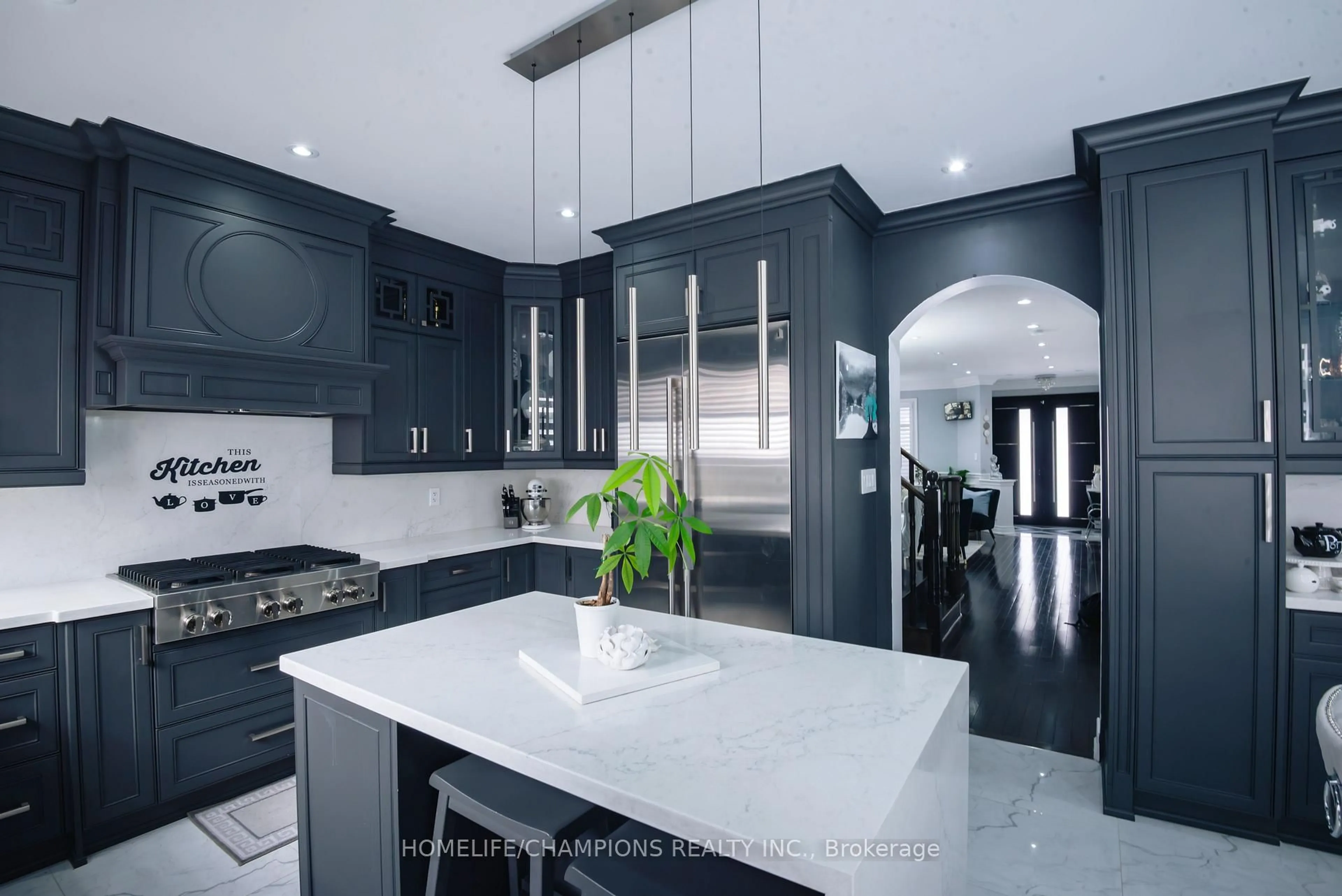 Contemporary kitchen, ceramic/tile floor for 105 Braith Cres, Whitchurch-Stouffville Ontario L4A 0B9