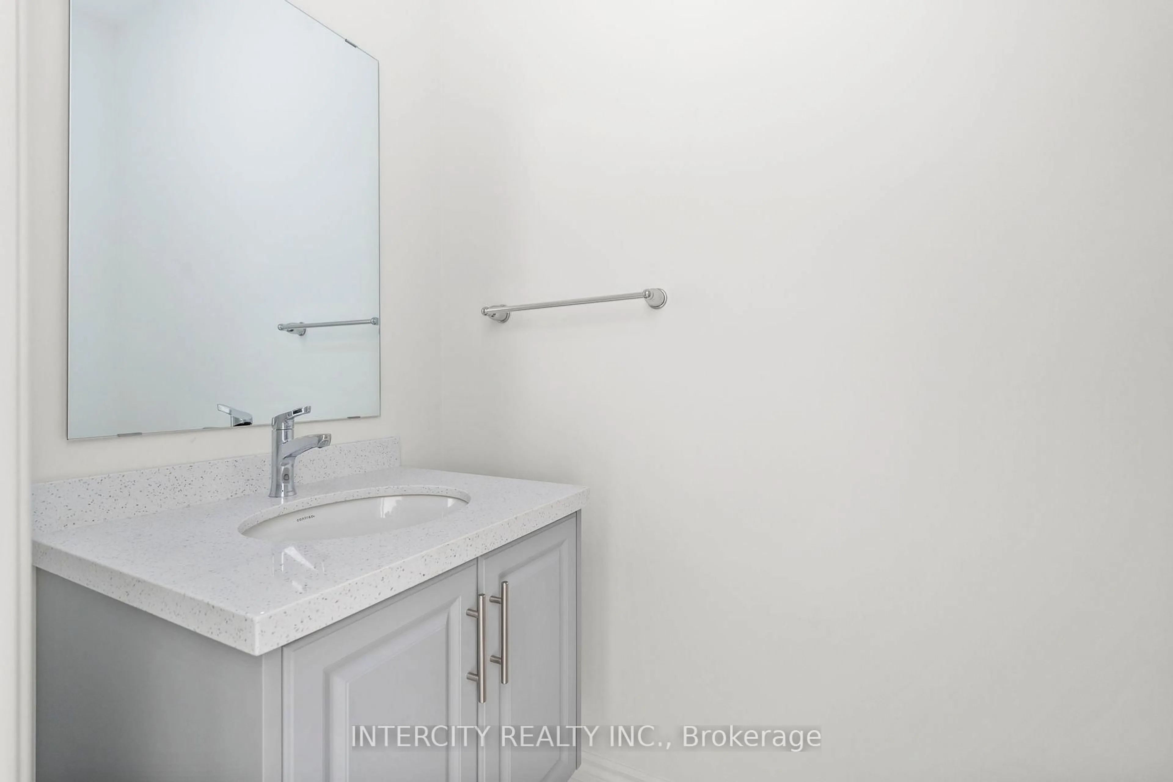Standard bathroom, floor is not visible for 76 Tipp Dr, Richmond Hill Ontario L4E 1J3