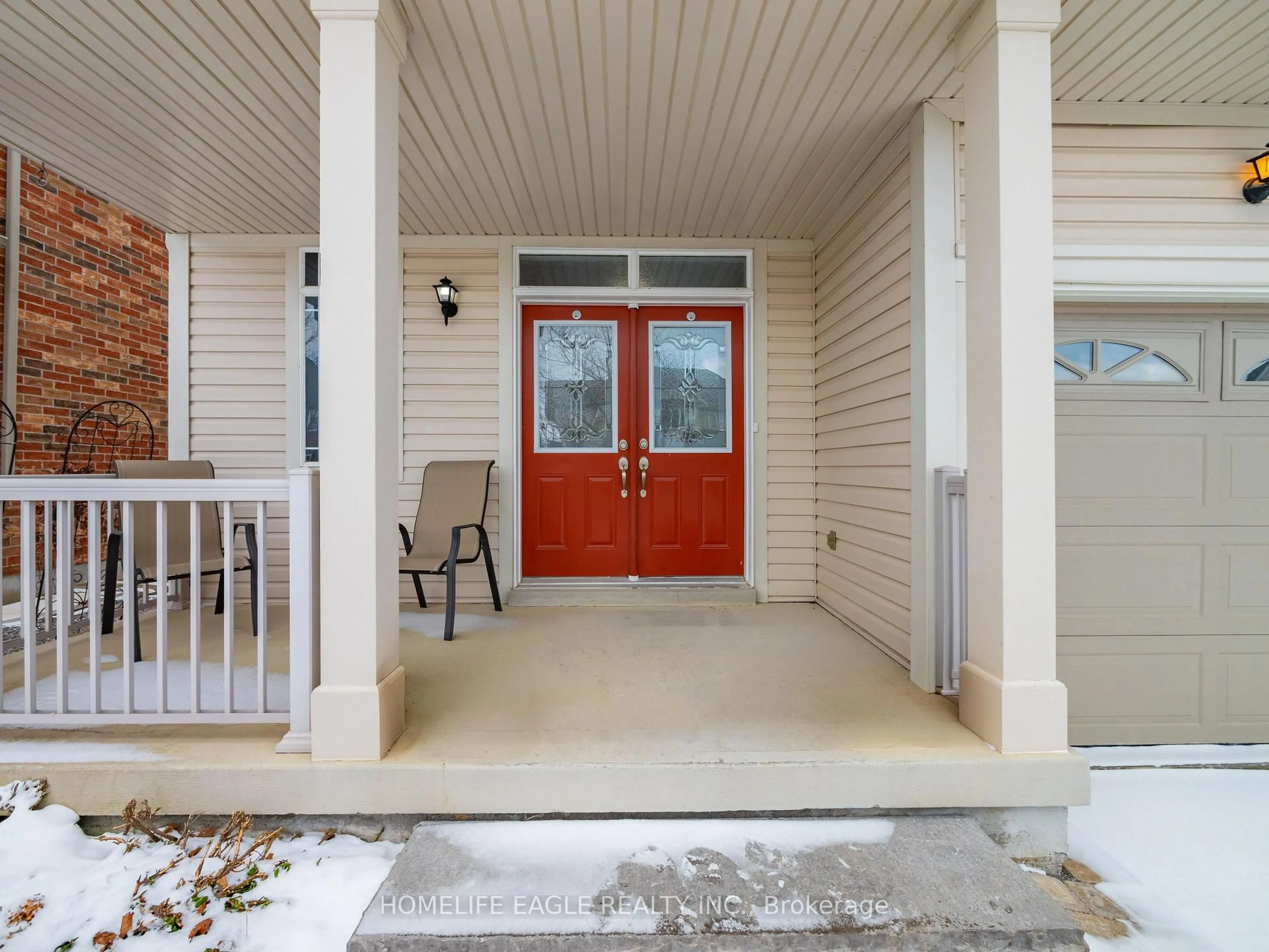 Indoor entryway for 37 Bramsey St, Georgina Ontario L0E 1R0