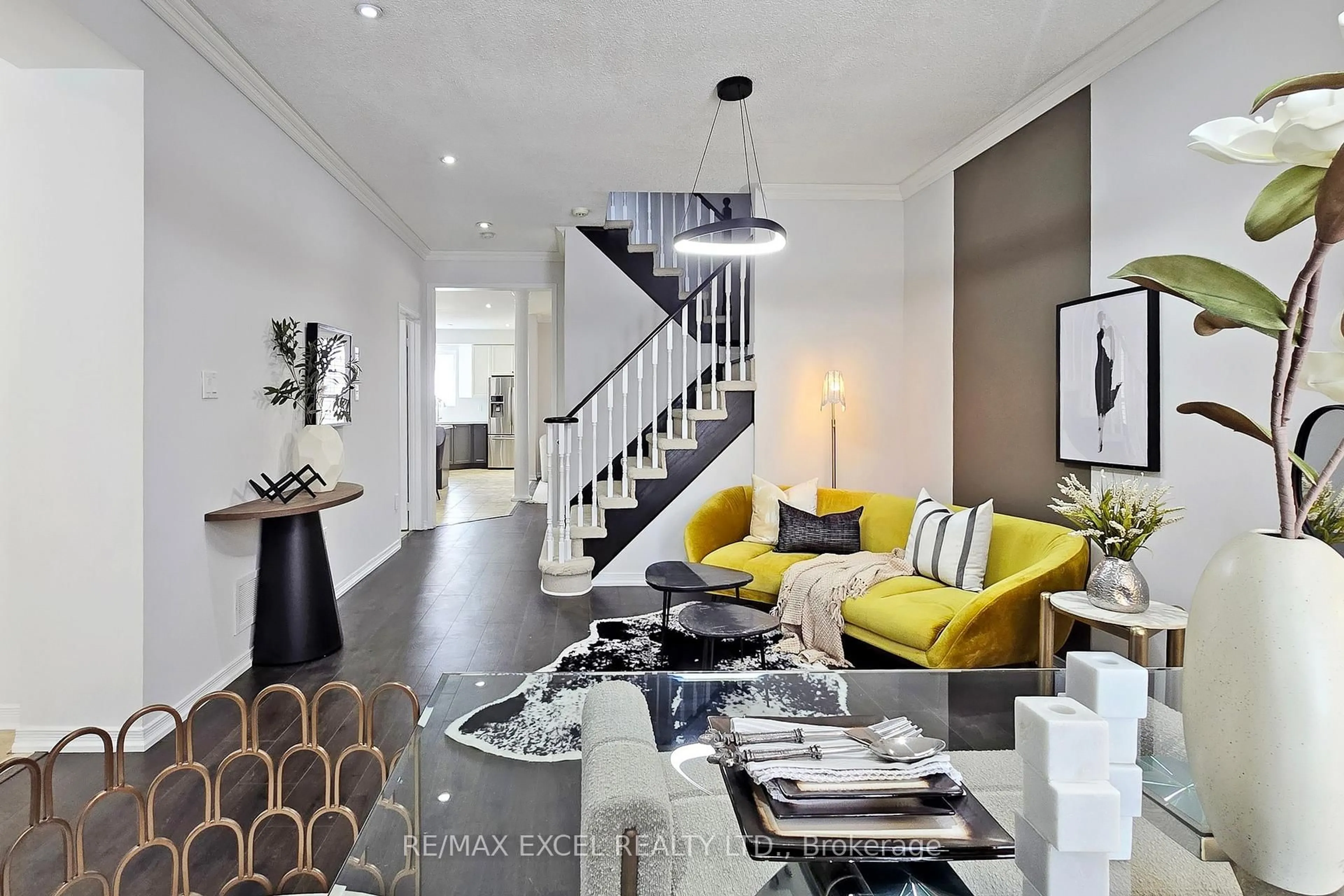 Living room with furniture, unknown for 43 Evaridge Dr, Markham Ontario L6B 1E7