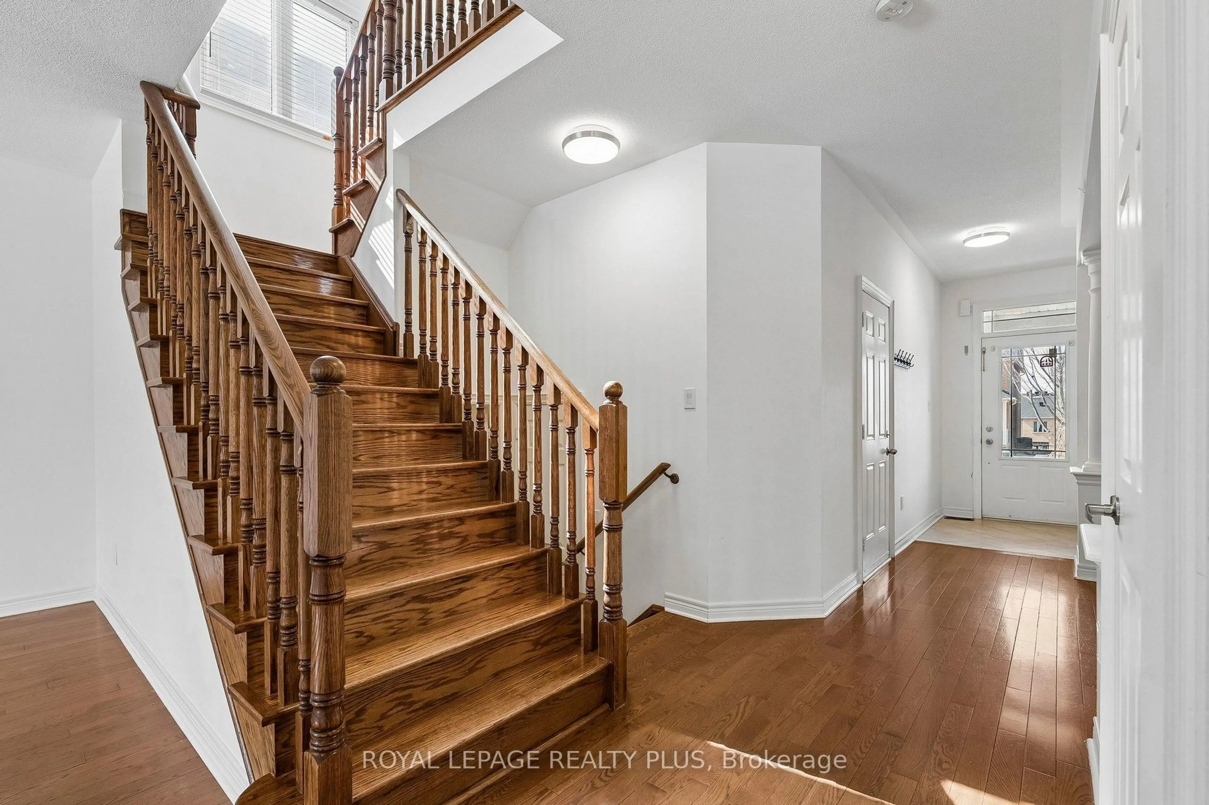 Unknown for 7 West Park Ave, Bradford West Gwillimbury Ontario L3Z 0A5