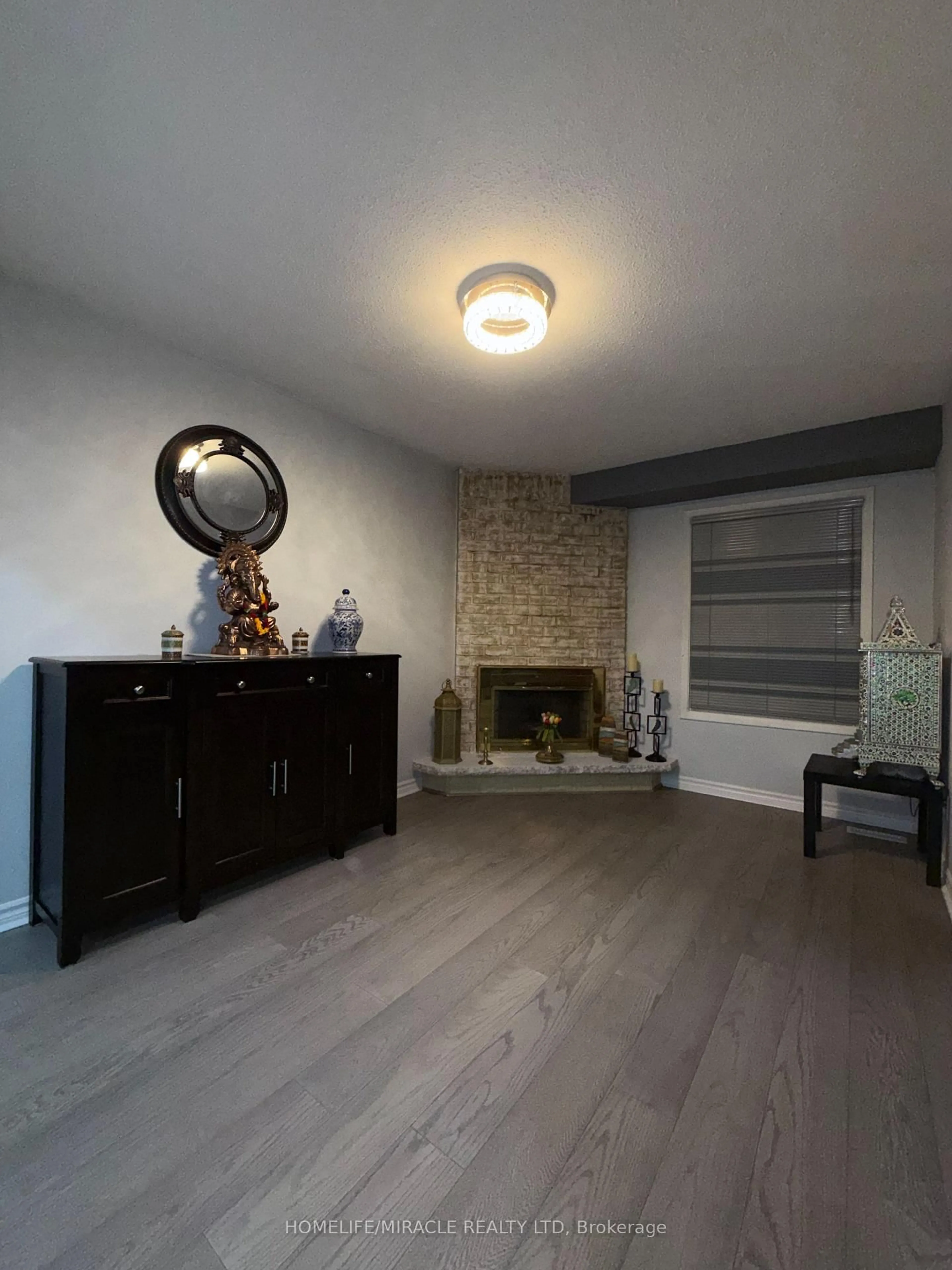 A pic of a room for 163 Mabley Cres, Vaughan Ontario L4J 2Z7