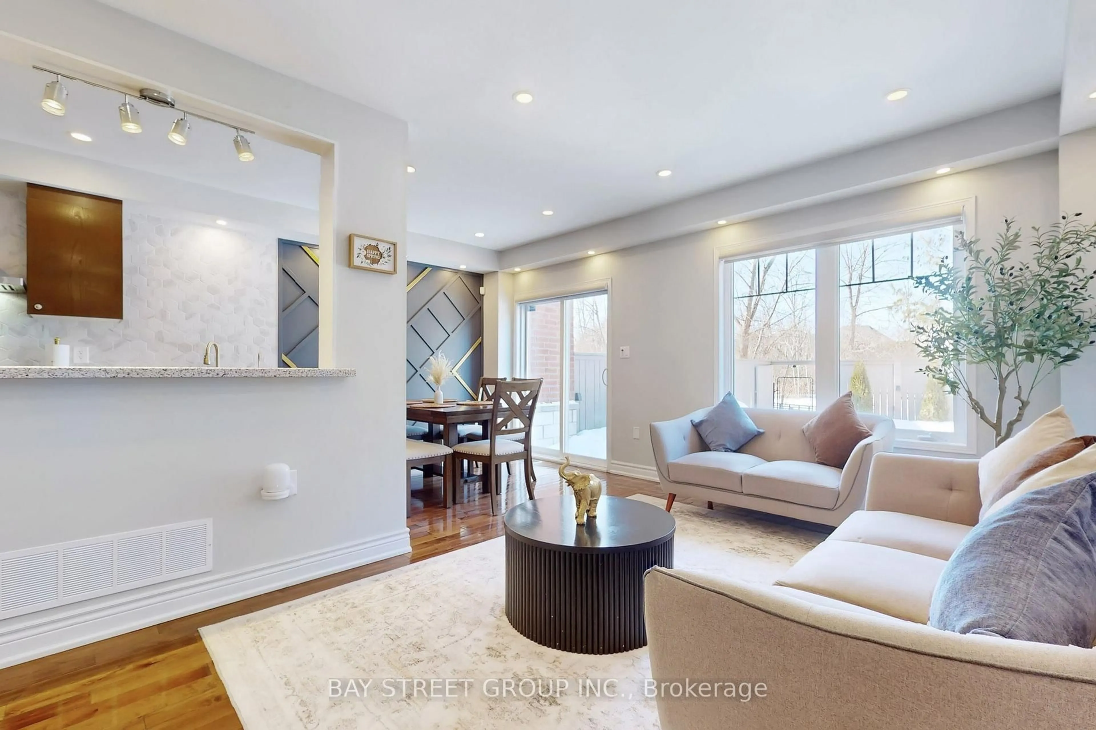 Living room with furniture, unknown for 73 All Points Dr, Whitchurch-Stouffville Ontario L4A 0W6