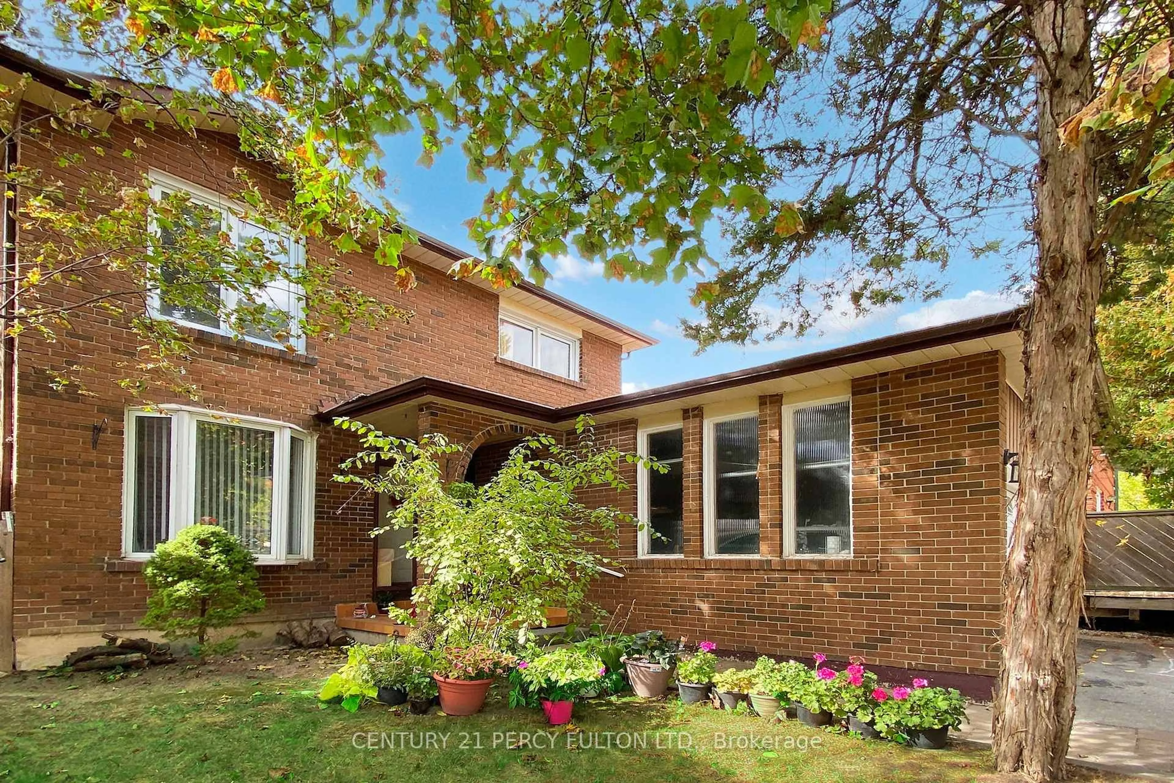 Home with brick exterior material, street for 169 Willowbrook Rd, Markham Ontario L3T 5L5