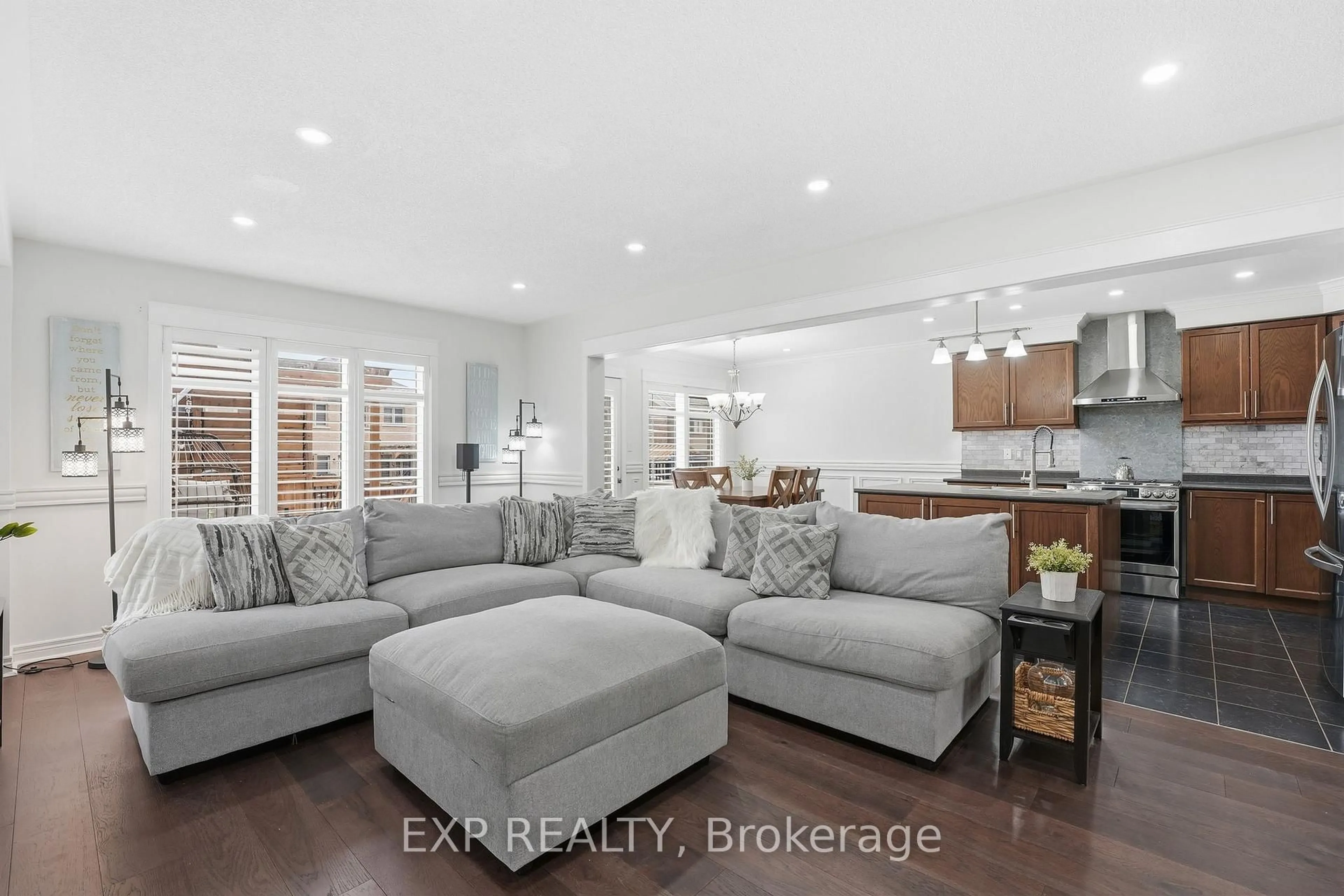 Living room with furniture, unknown for 44 Willoughby Way, New Tecumseth Ontario L9R 0M7