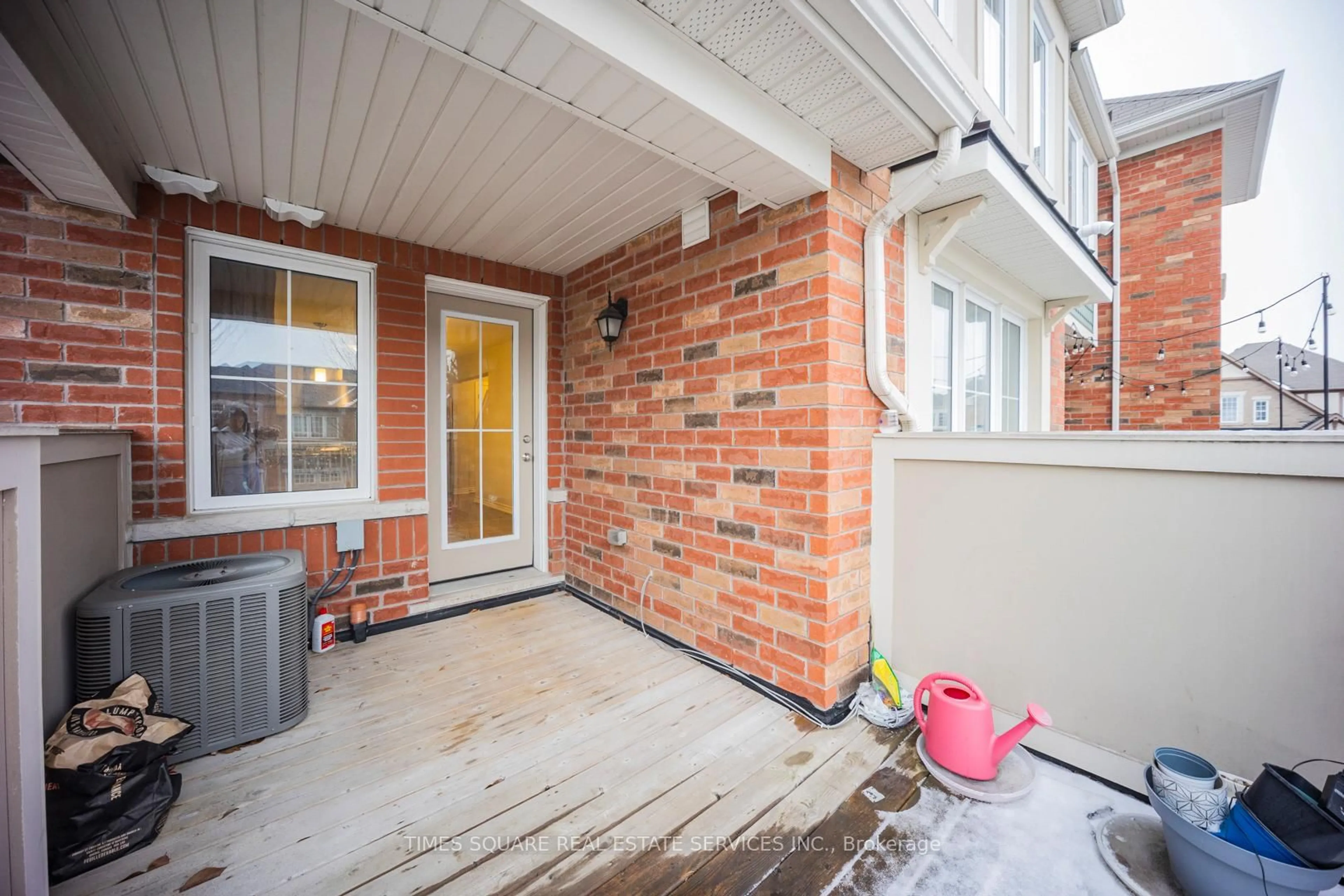 Unknown for 10 Stocks Lane, Aurora Ontario L4G 0Y2