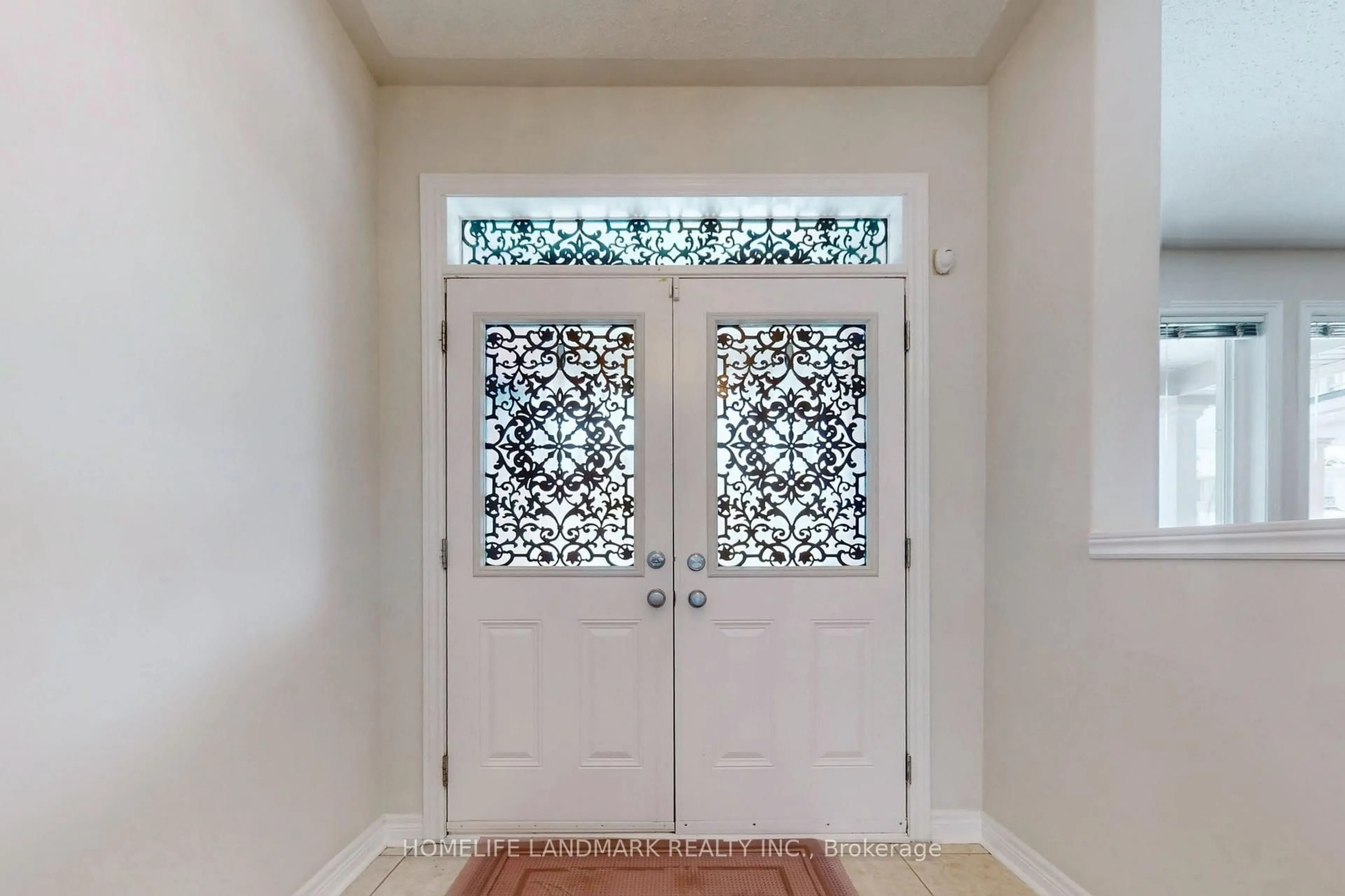 Indoor entryway for 8 Grovewood St, Richmond Hill Ontario L4E 4X1