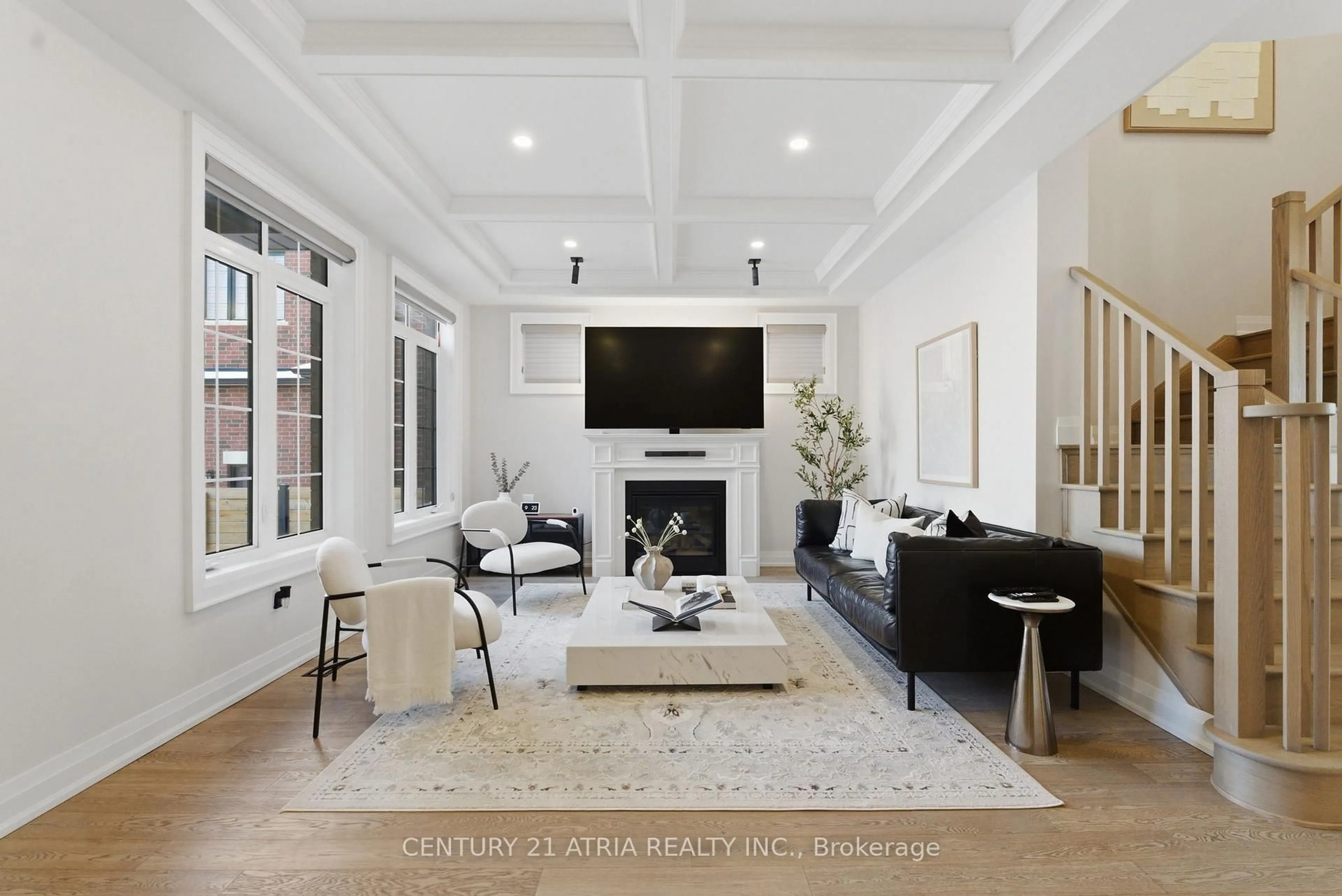 Living room with furniture, unknown for 5160 16th Ave, Markham Ontario L6C 2H1