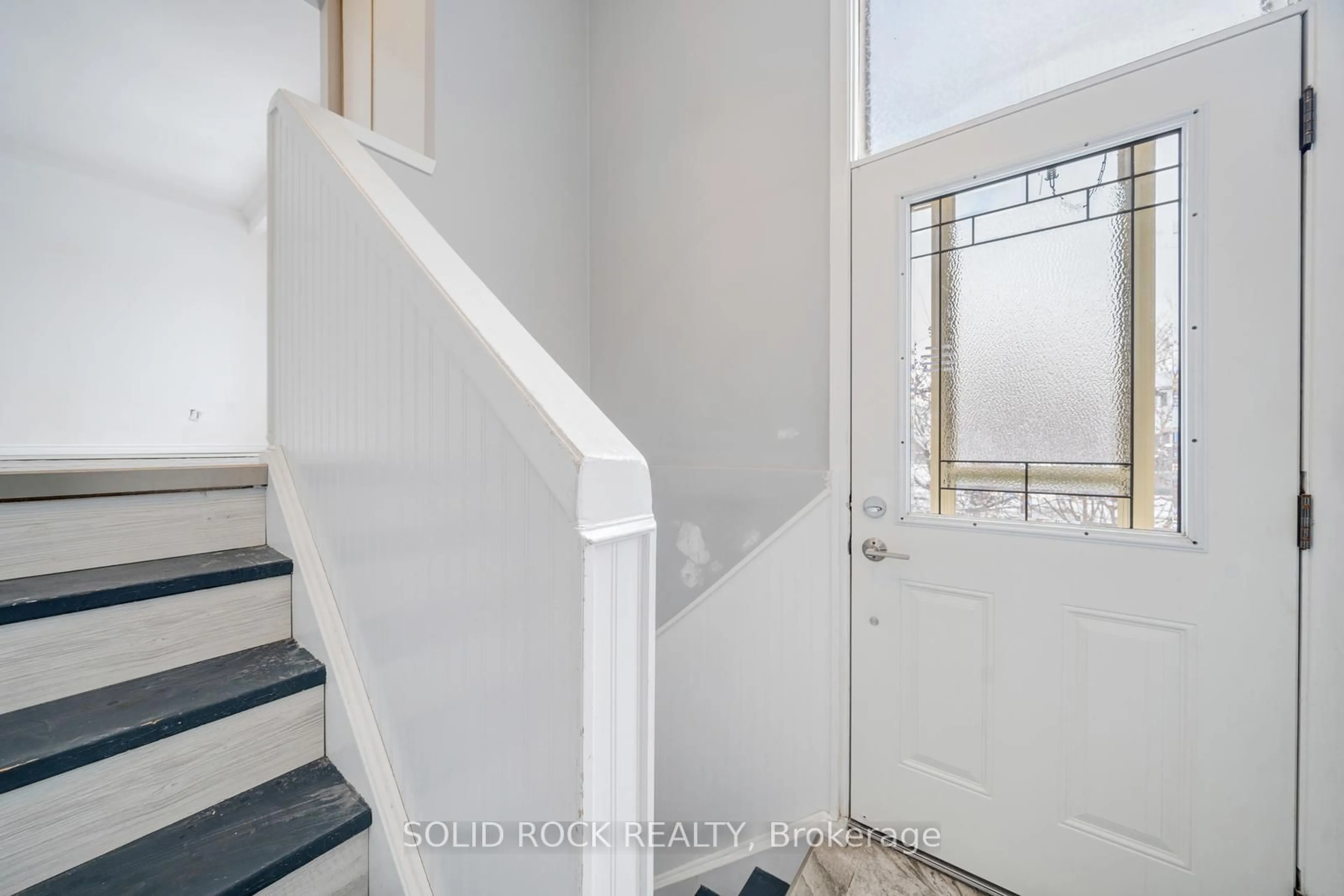 Unknown for 708 Jackson Crt, Newmarket Ontario L3Y 5A6