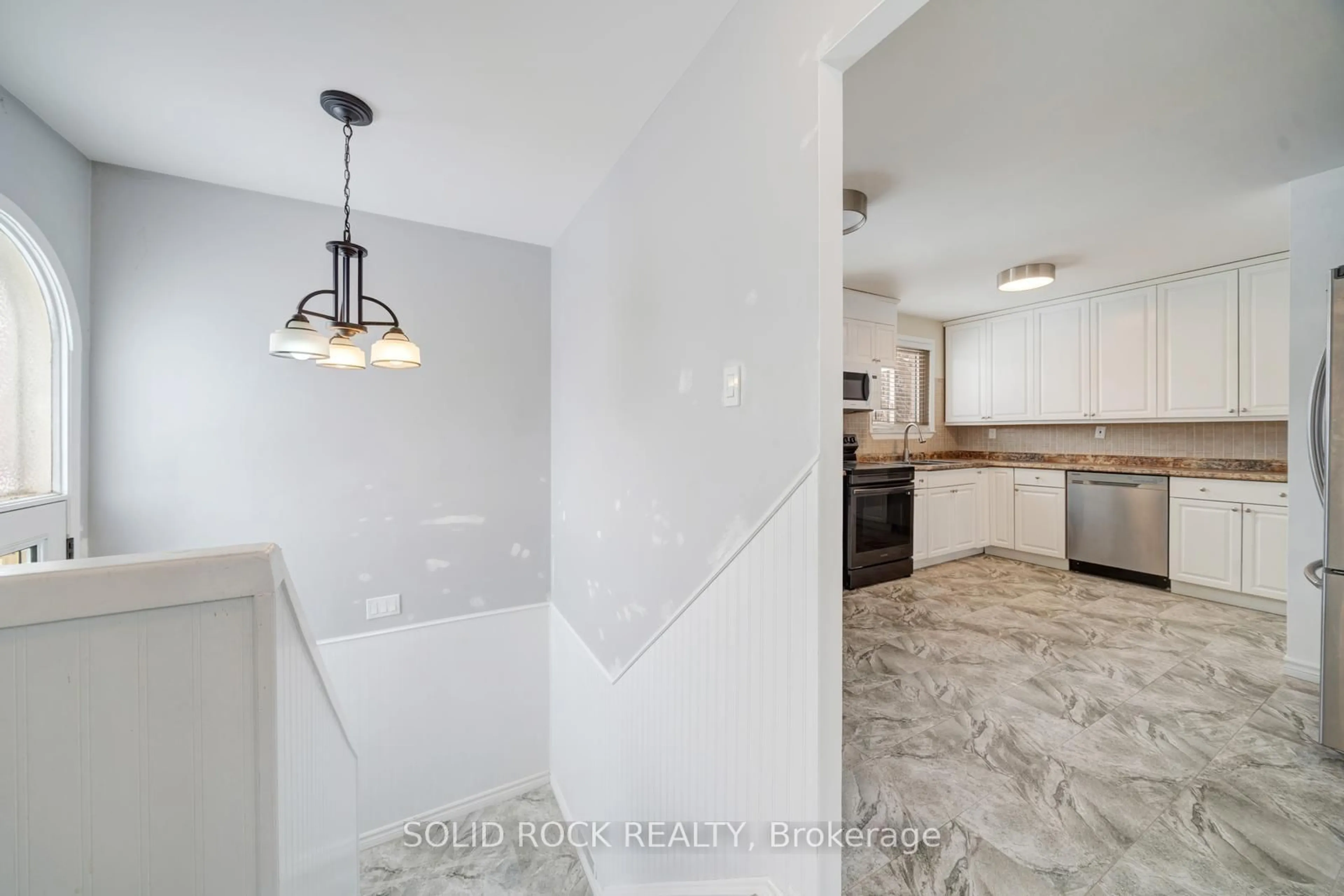 Unknown for 708 Jackson Crt, Newmarket Ontario L3Y 5A6