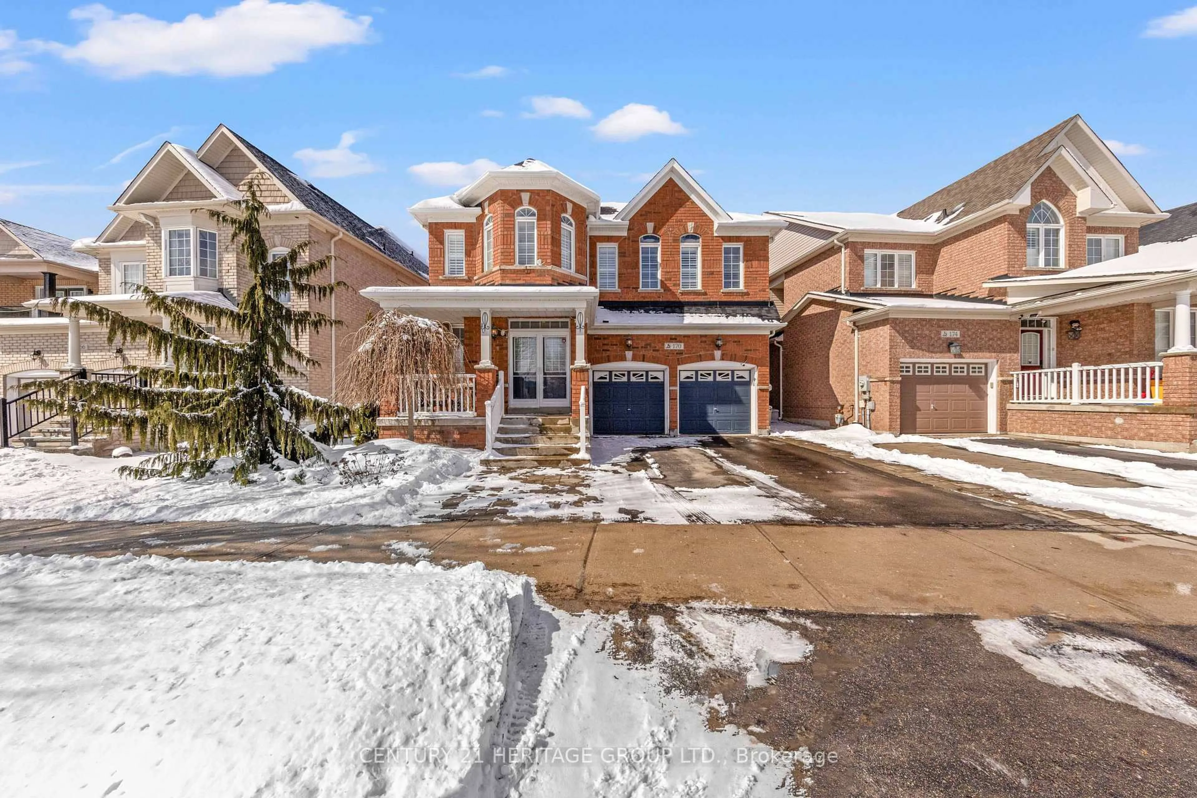 Home with brick exterior material, street for 170 West Lawn Cres, Whitchurch-Stouffville Ontario L4A 0B4