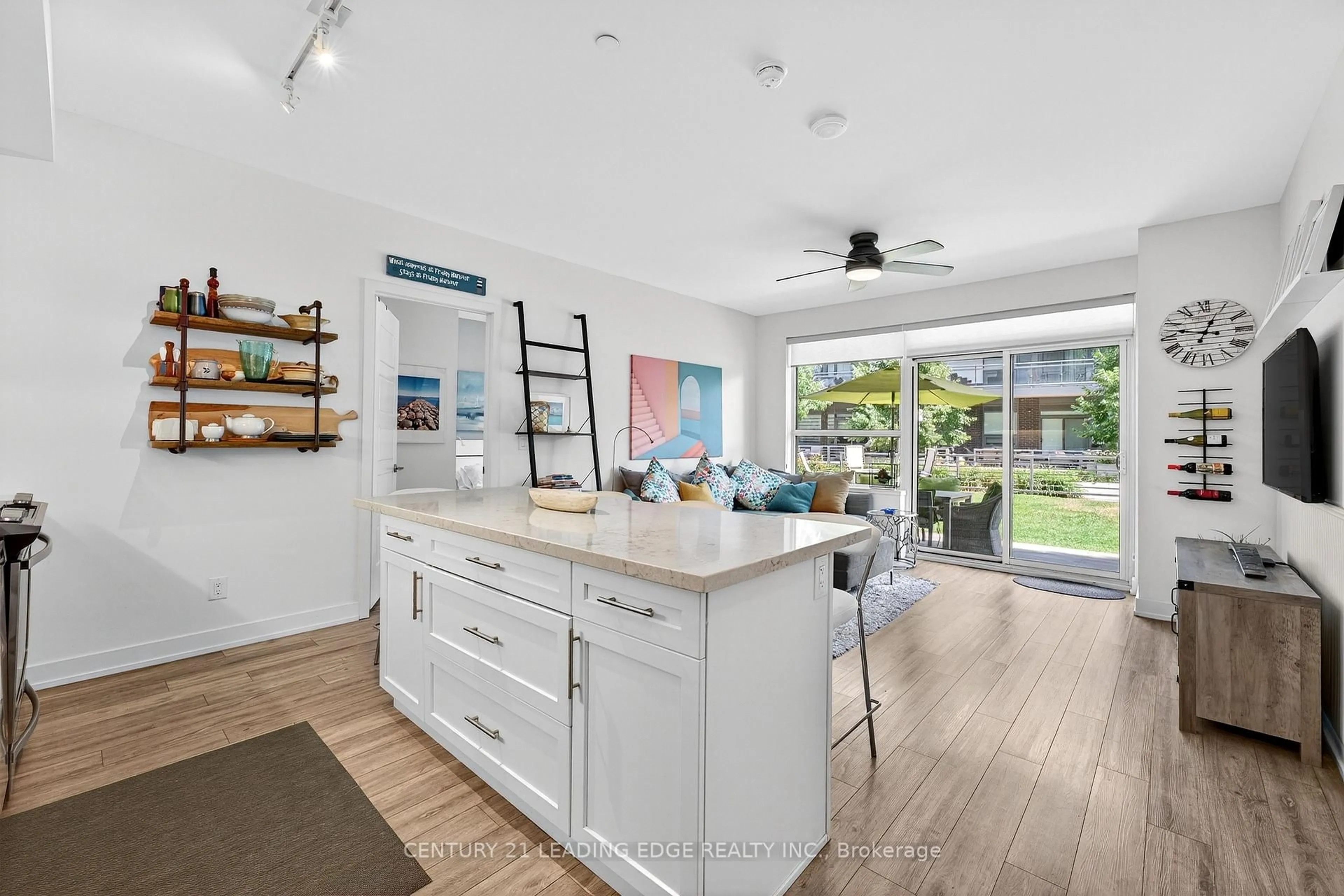 Open concept kitchen, ceramic/tile floor for 333 Sea Ray Ave #D120, Innisfil Ontario L9S 0M3