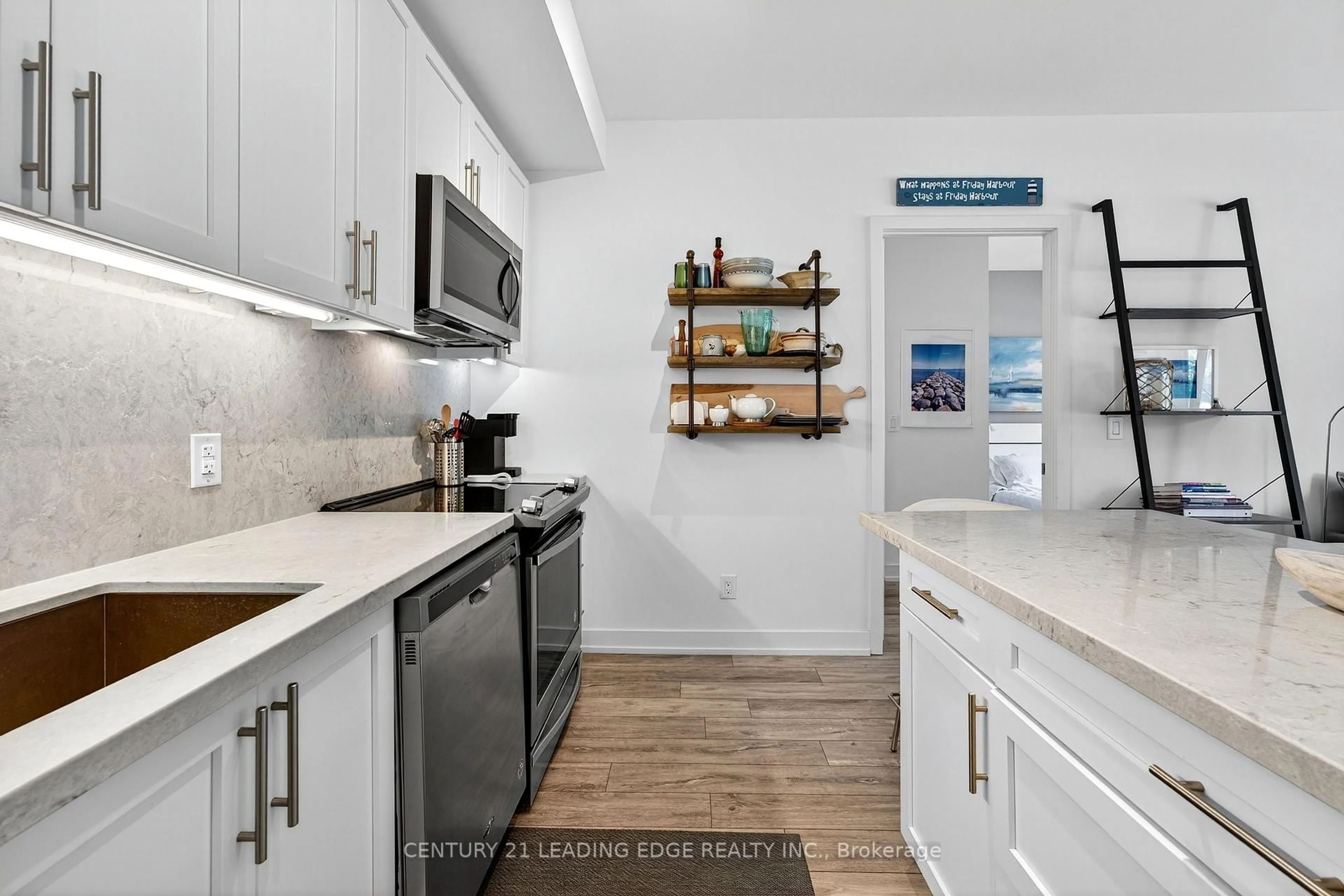 Open concept kitchen, ceramic/tile floor for 333 Sea Ray Ave #D120, Innisfil Ontario L9S 0M3