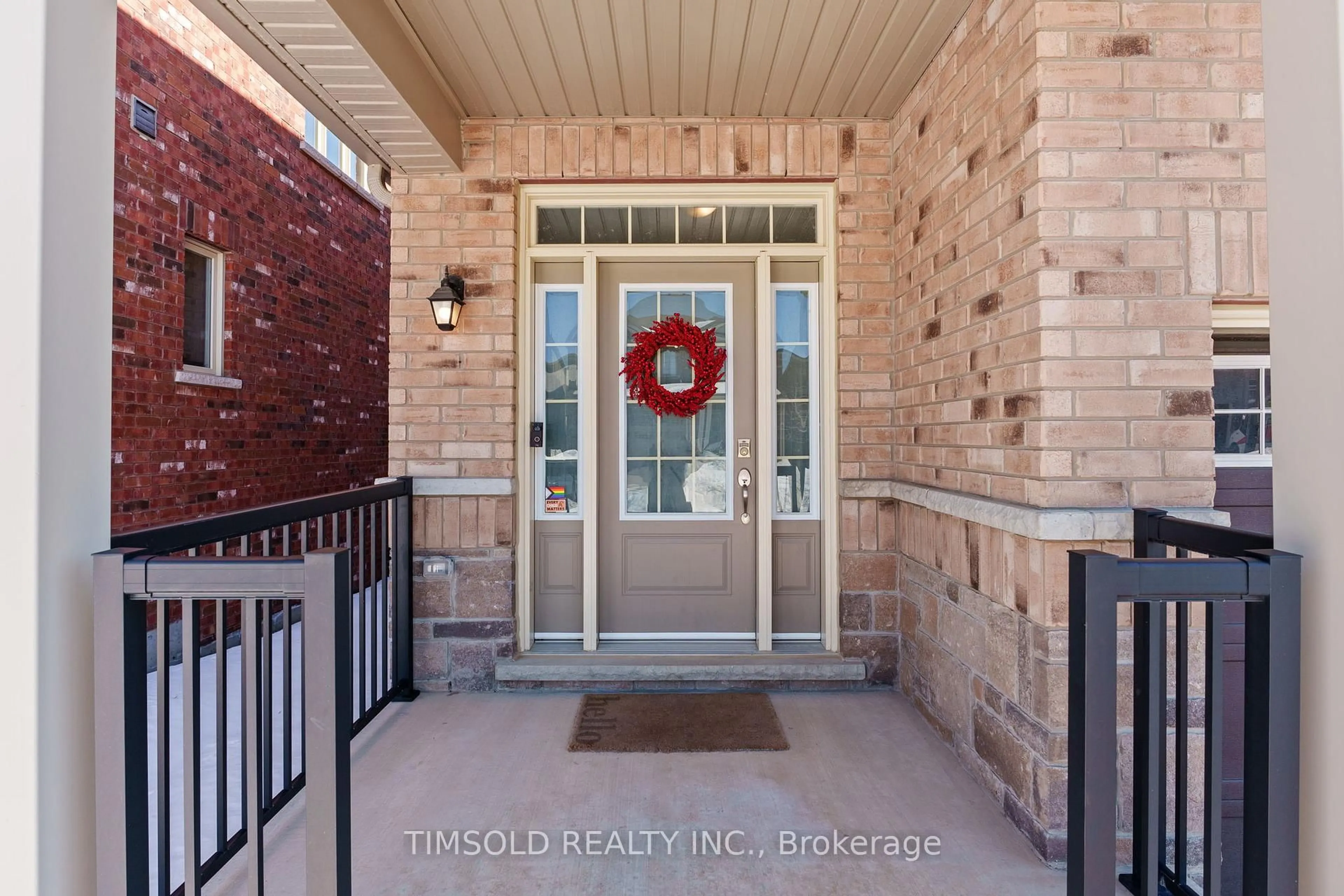 Indoor entryway for 29 Robb Thompson Rd, East Gwillimbury Ontario L0G 1M0