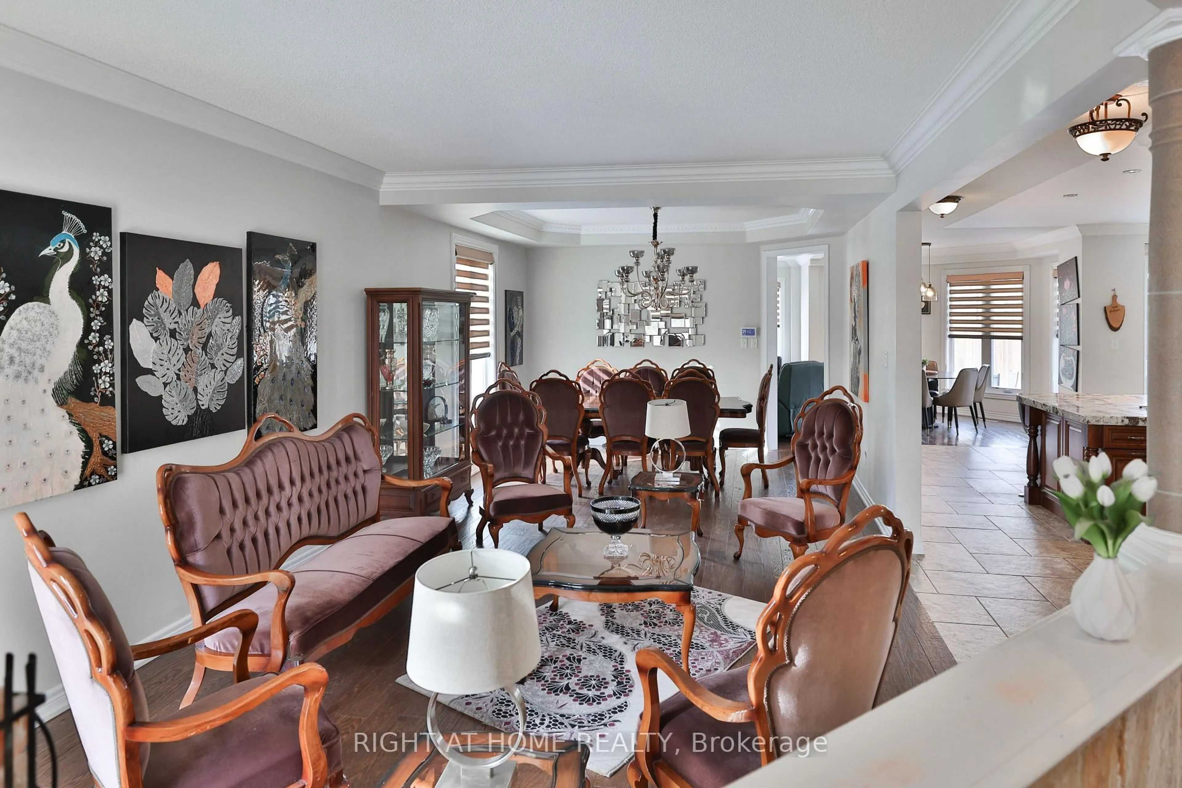 Living room with furniture, ceramic/tile floor for 122 Red Cardinal Tr, Richmond Hill Ontario L4E 4B7