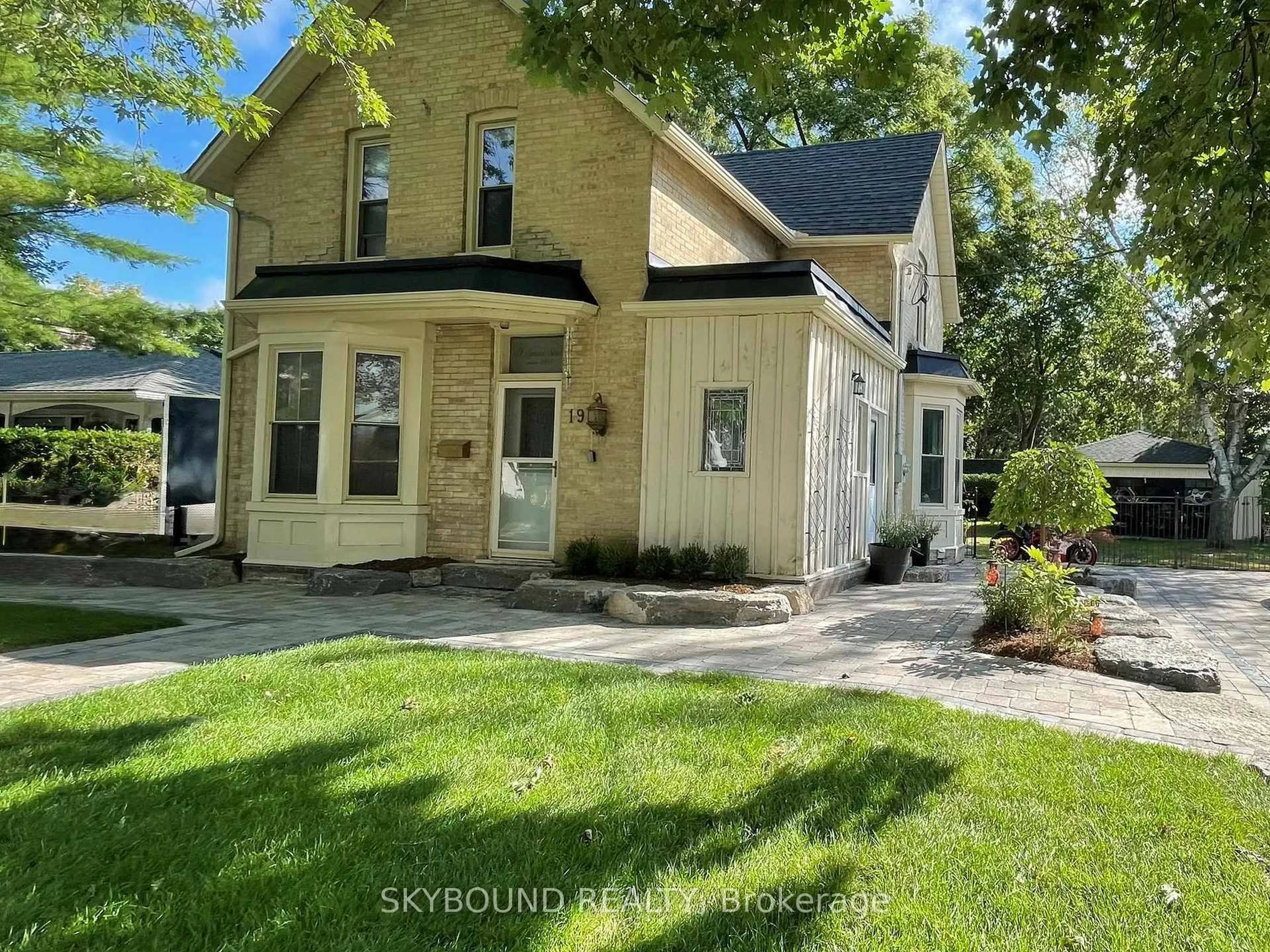 Unknown for 19 Spruce St, Aurora Ontario L4G 1R7