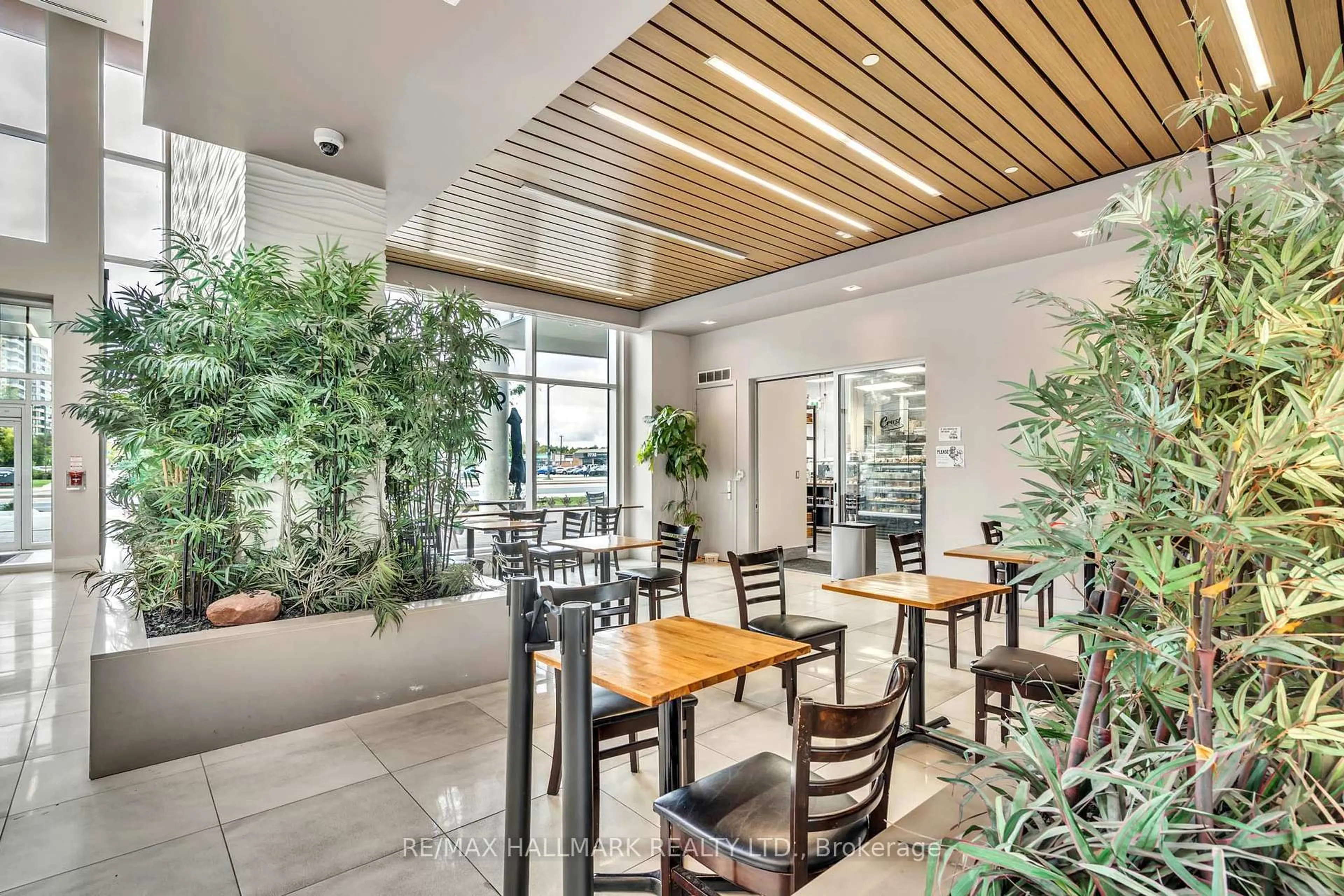 Lobby for 9608 Yonge St #1609A, Richmond Hill Ontario L4C 1V6