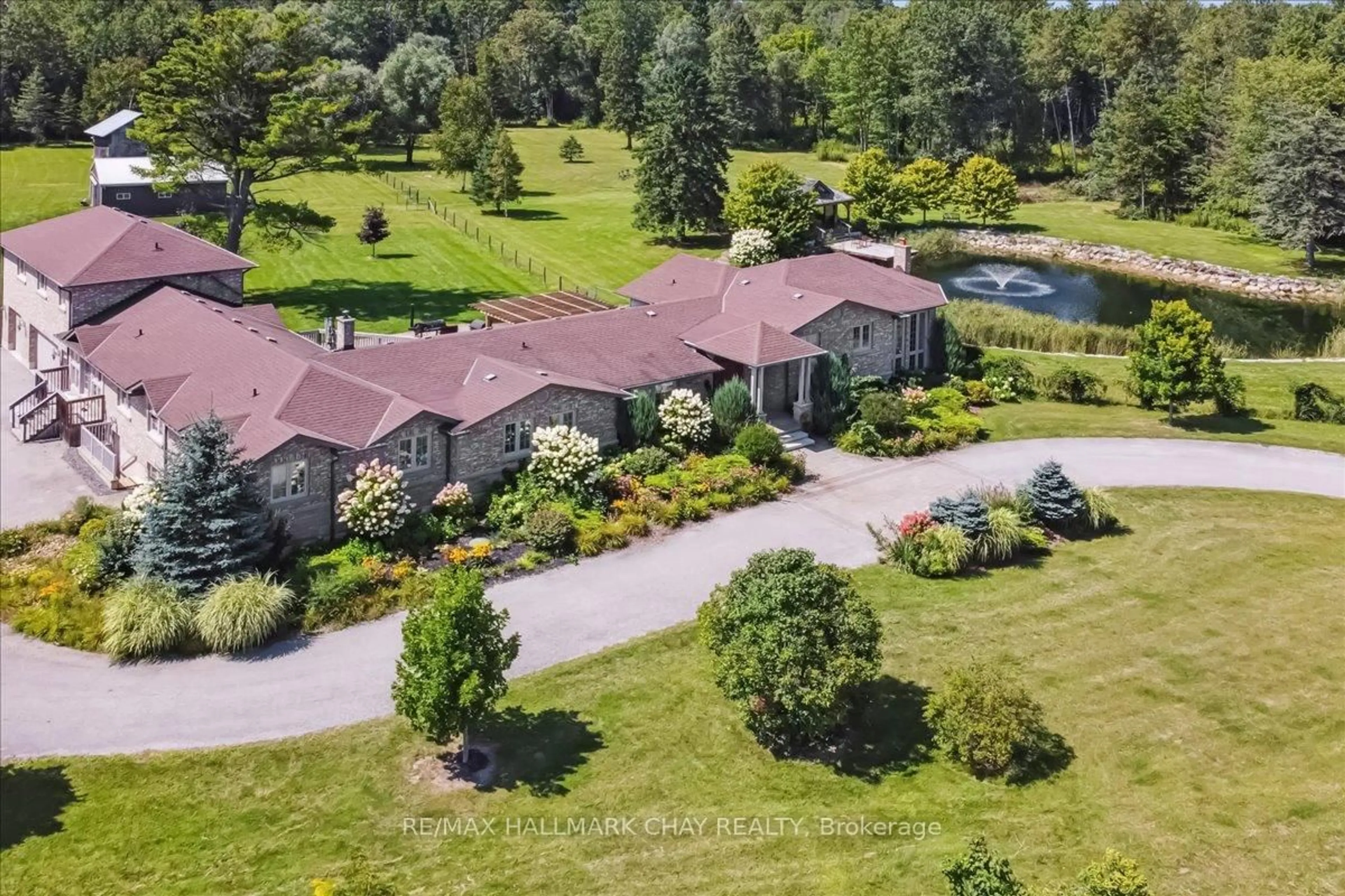 A pic from outside/outdoor area/front of a property/back of a property/a pic from drone, mountain view for 21940 Mccowan Rd, East Gwillimbury Ontario L0G 1M0