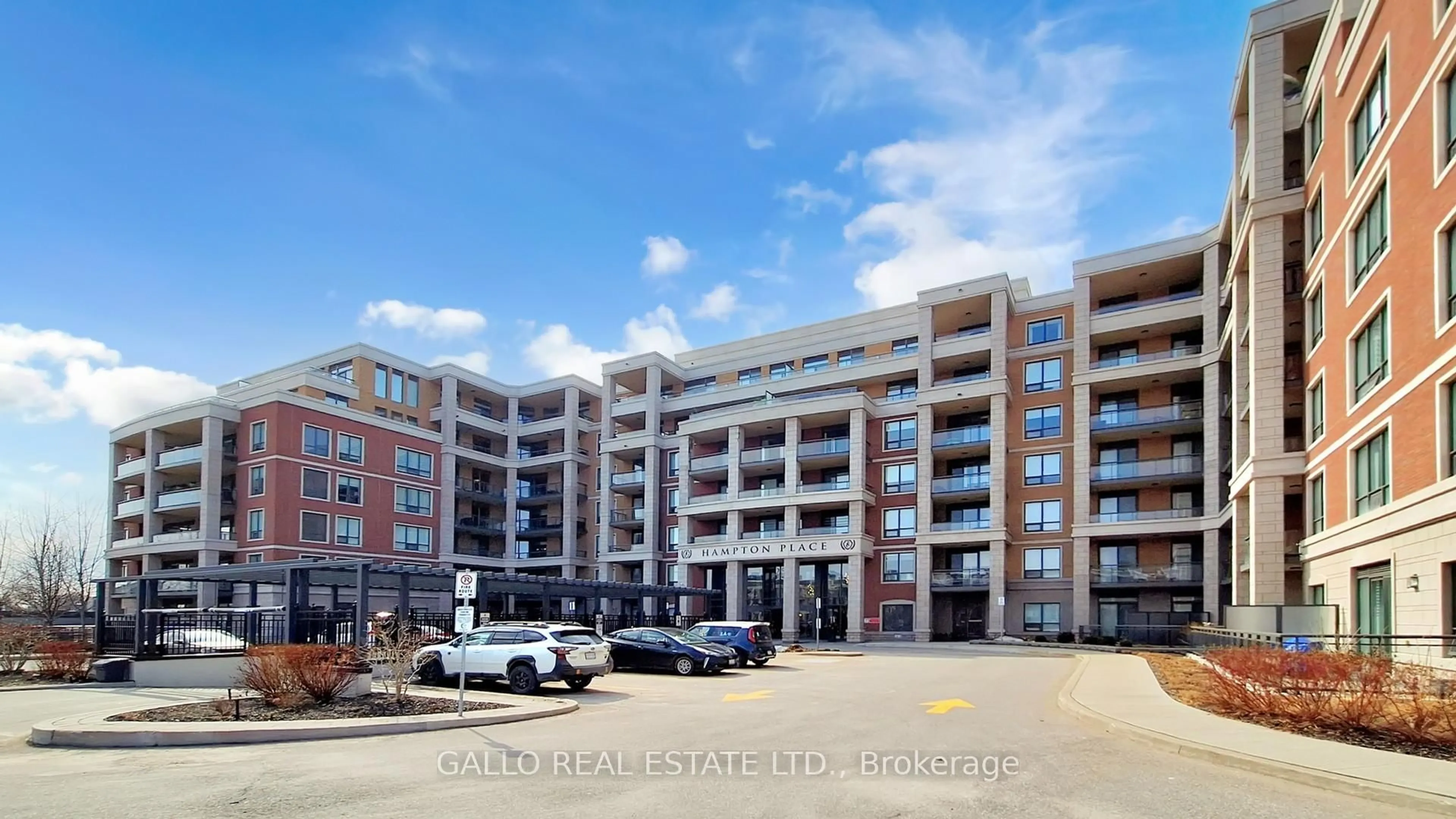A pic from outside/outdoor area/front of a property/back of a property/a pic from drone, building for 25 Baker Hill Blvd #505, Whitchurch-Stouffville Ontario L4A 4R5