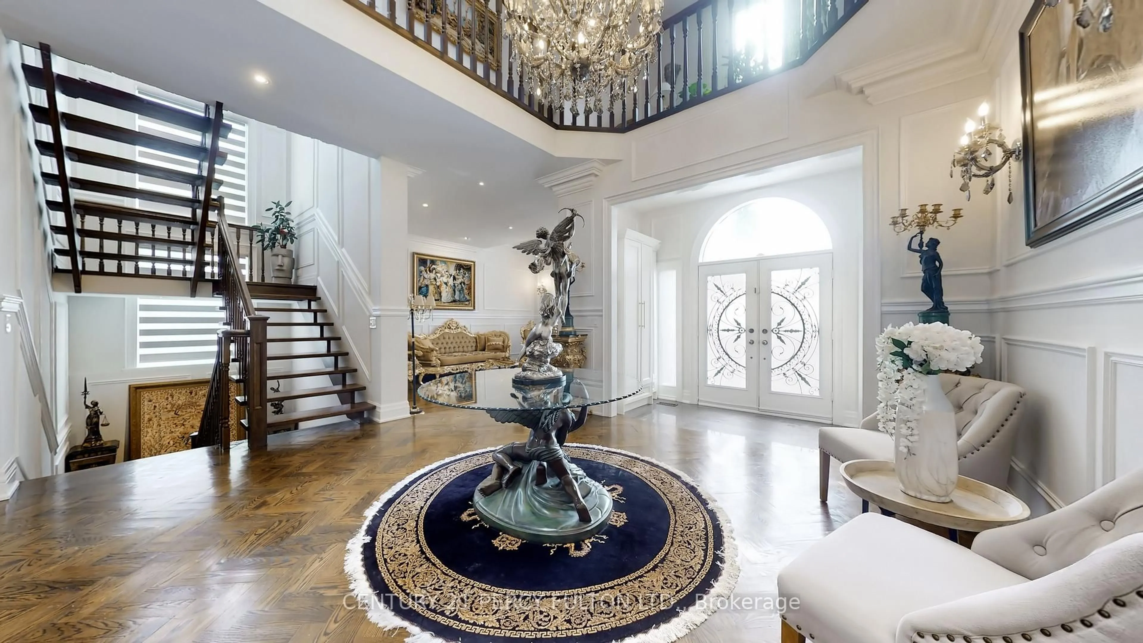Indoor foyer for 126 Old Surrey Lane, Richmond Hill Ontario L4C 8S6