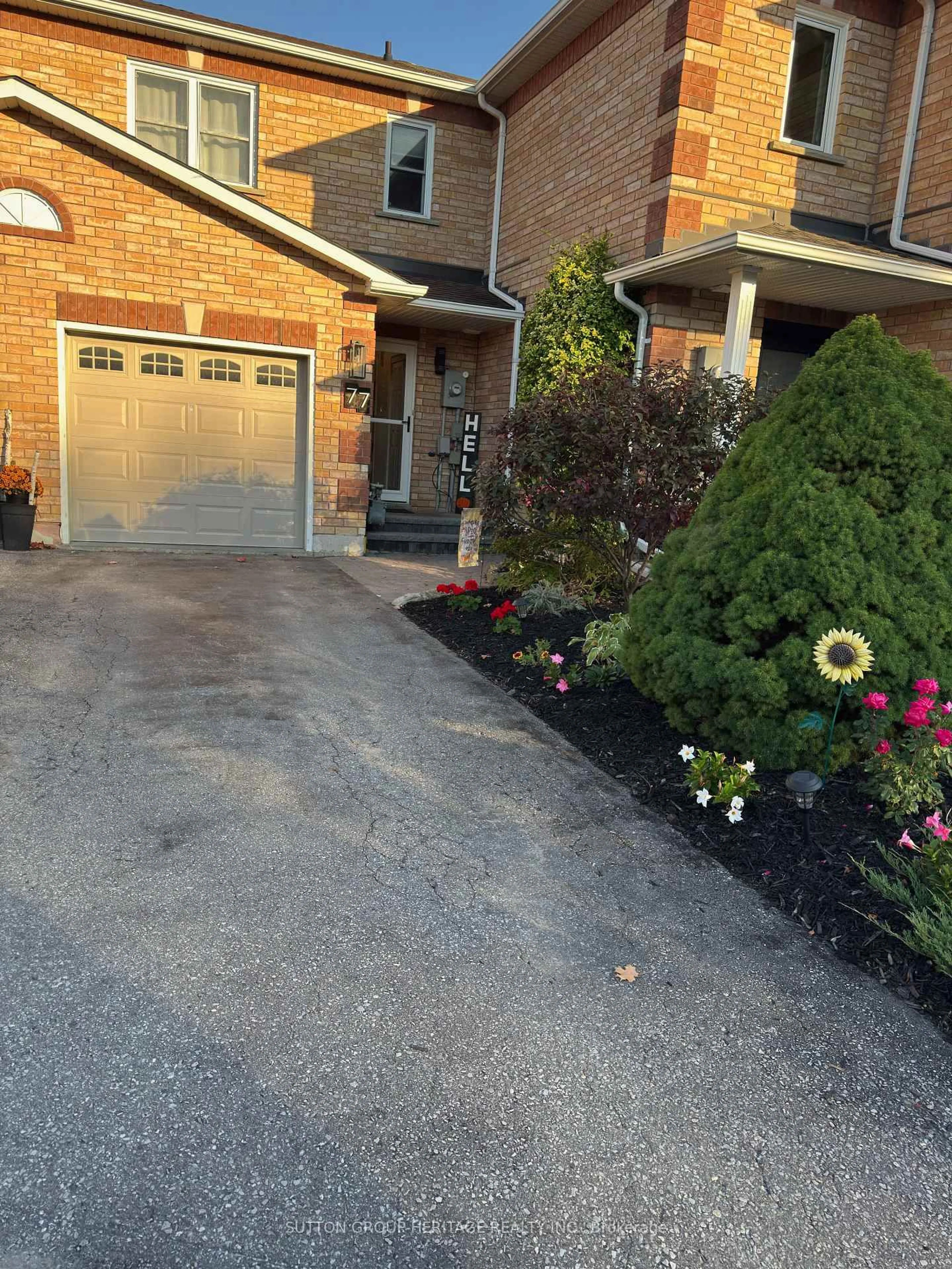Unknown for 77 Lancaster Crt, Georgina Ontario L4P 3Z9