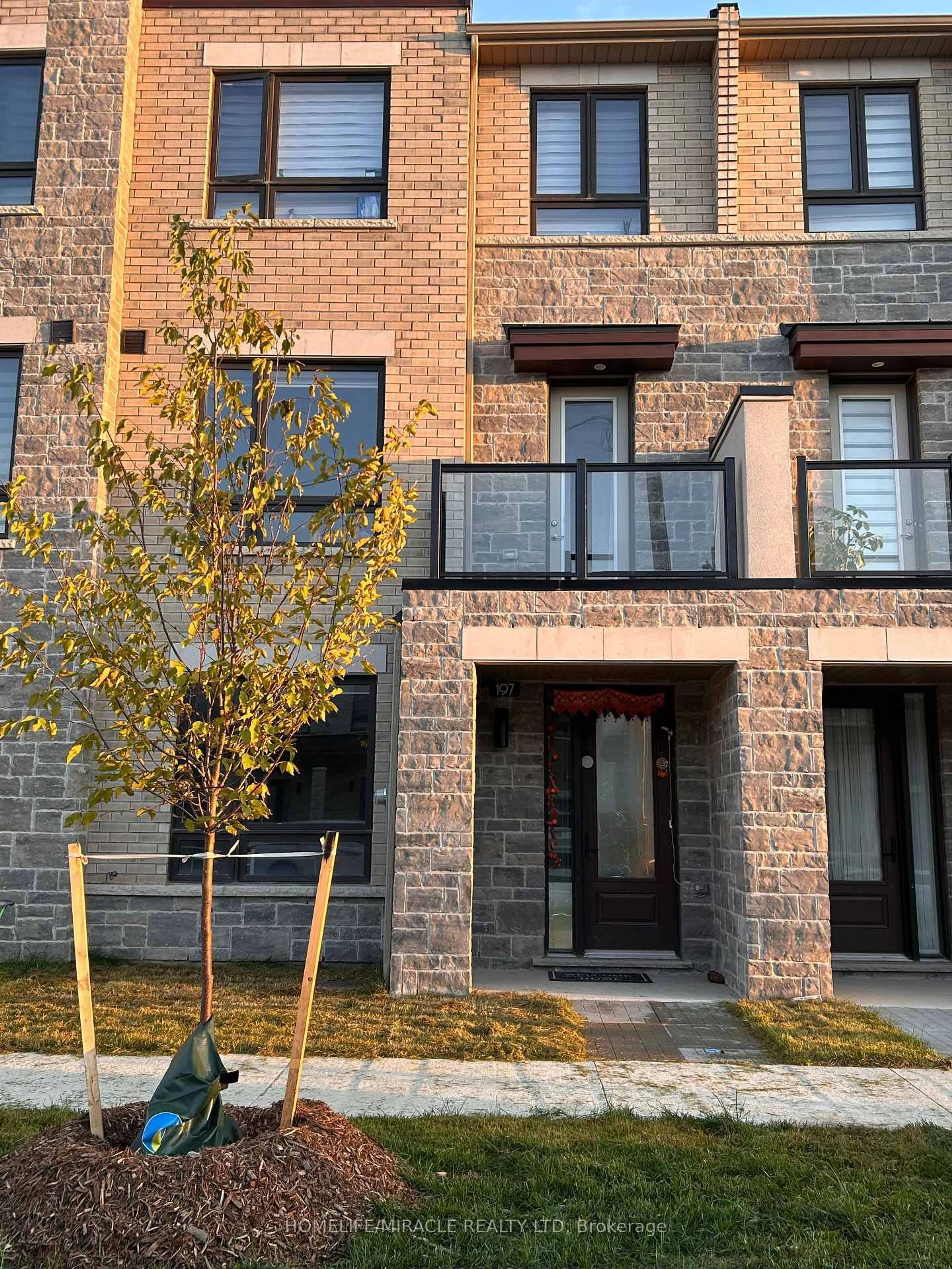 Home with brick exterior material, street for 197 Mumbai Dr, Markham Ontario L3S 0G5