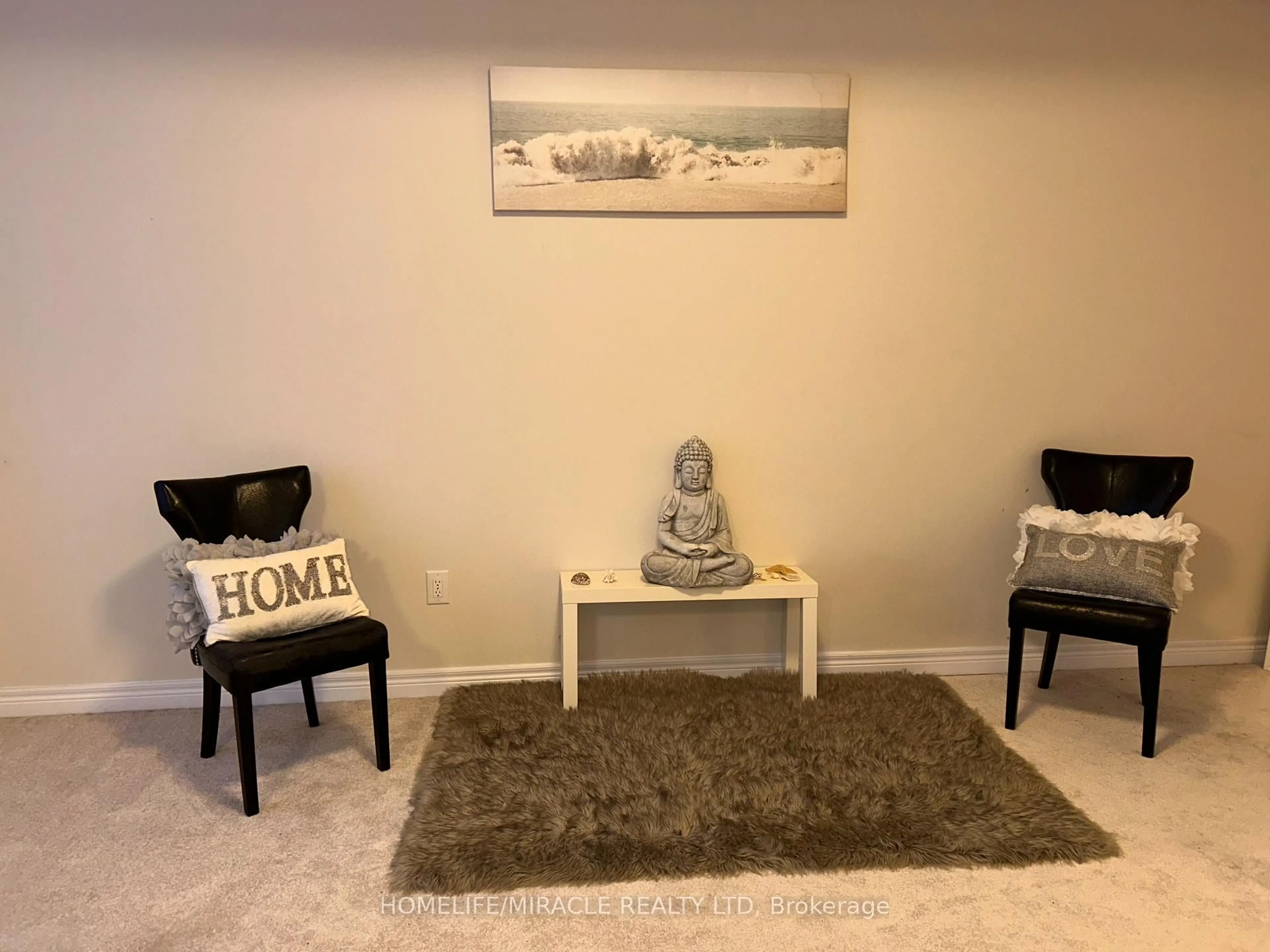 Living room with furniture, carpet floor for 197 Mumbai Dr, Markham Ontario L3S 0G5