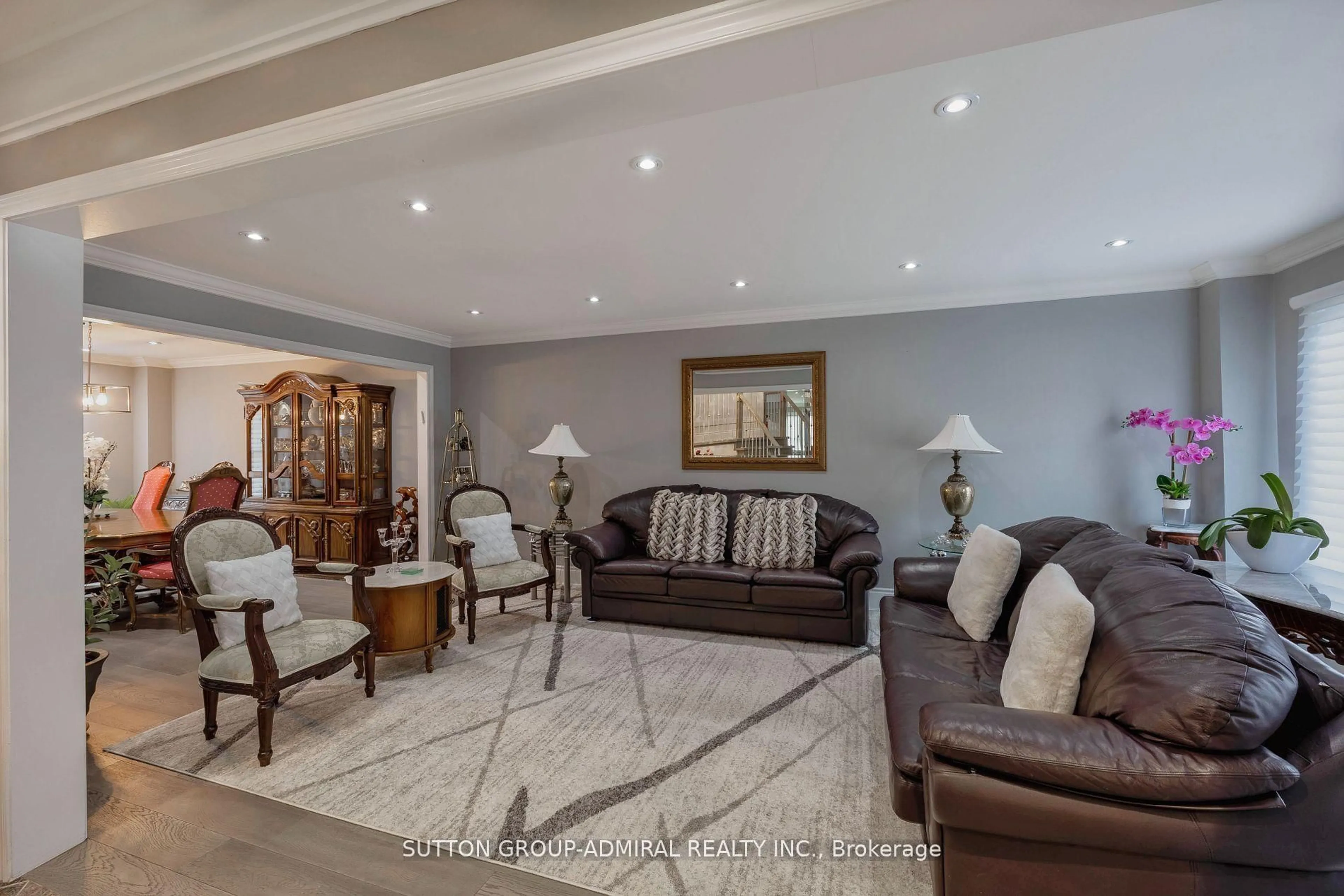 Living room with furniture, unknown for 1 Regent St, Richmond Hill Ontario L4C 9A9