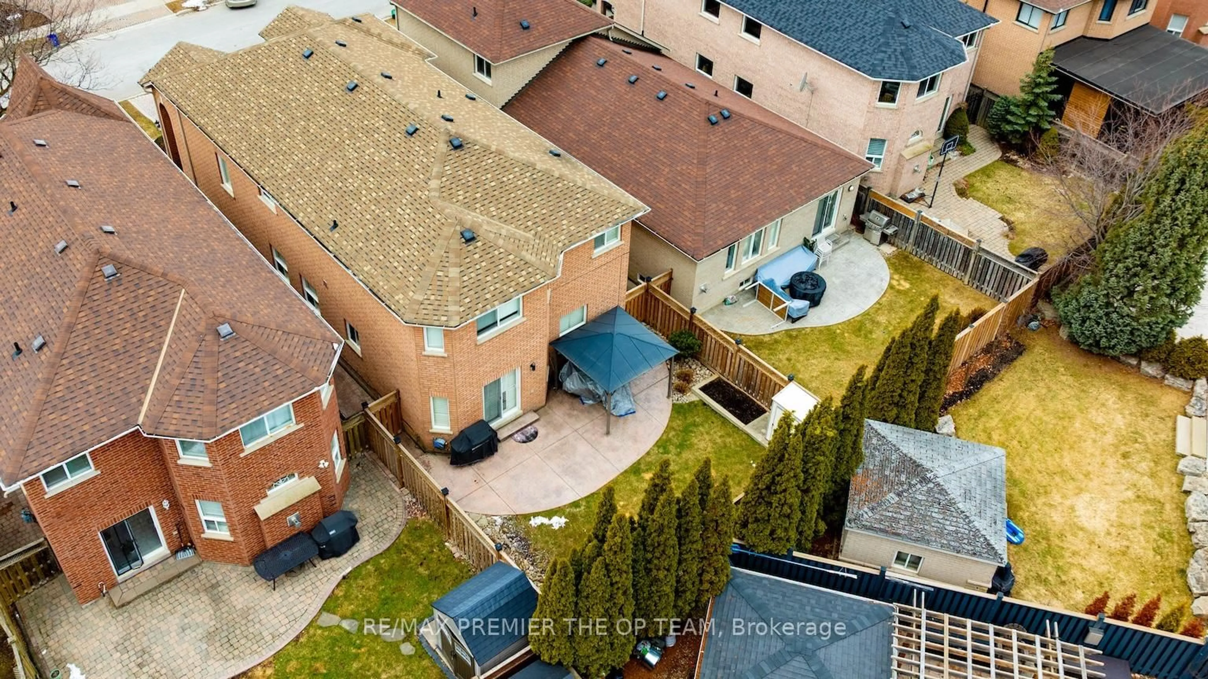 A pic from outside/outdoor area/front of a property/back of a property/a pic from drone, city buildings view from balcony for 179 Lio Ave, Vaughan Ontario L4H 2S3