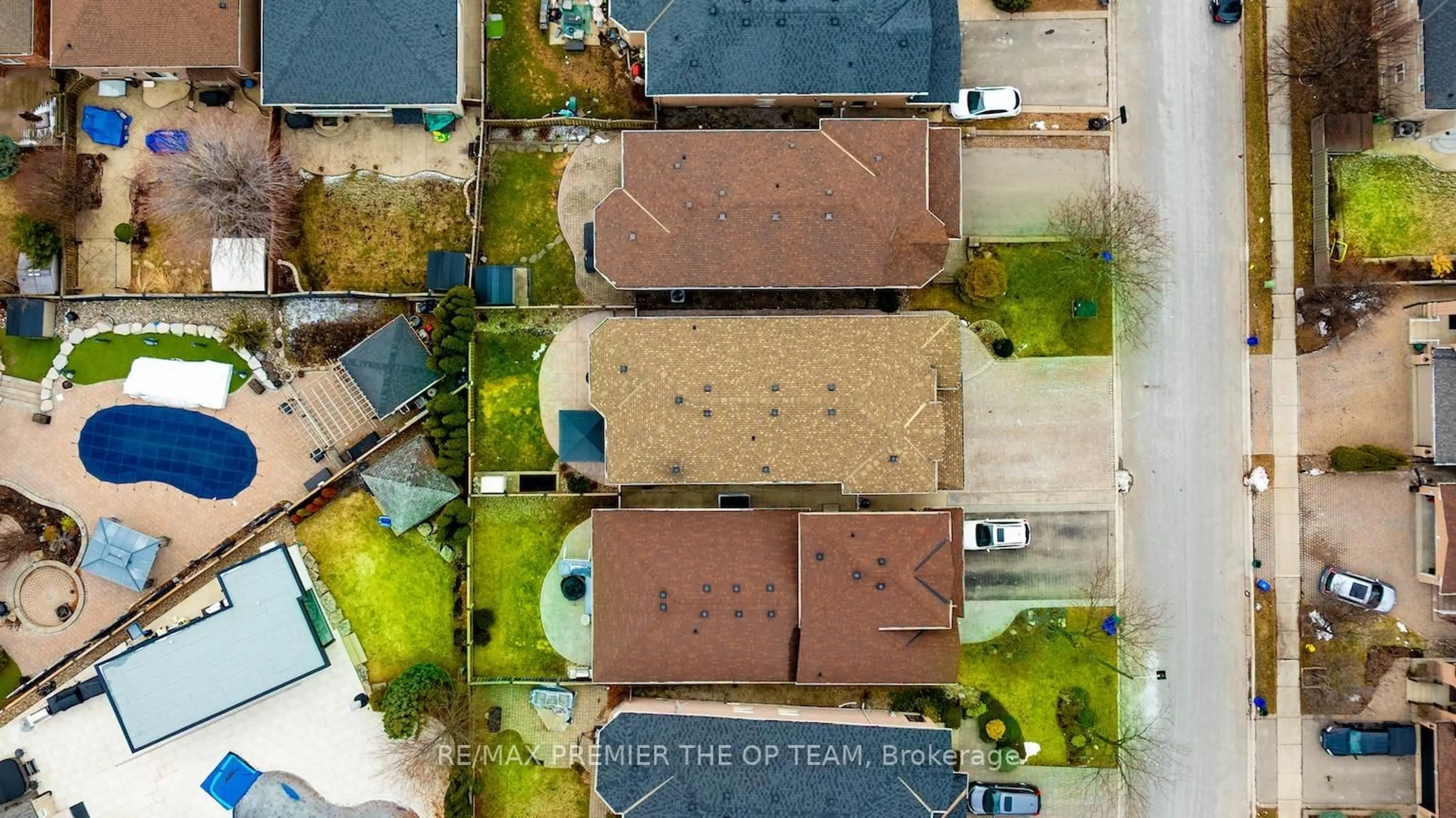 A pic from outside/outdoor area/front of a property/back of a property/a pic from drone, city buildings view from balcony for 179 Lio Ave, Vaughan Ontario L4H 2S3