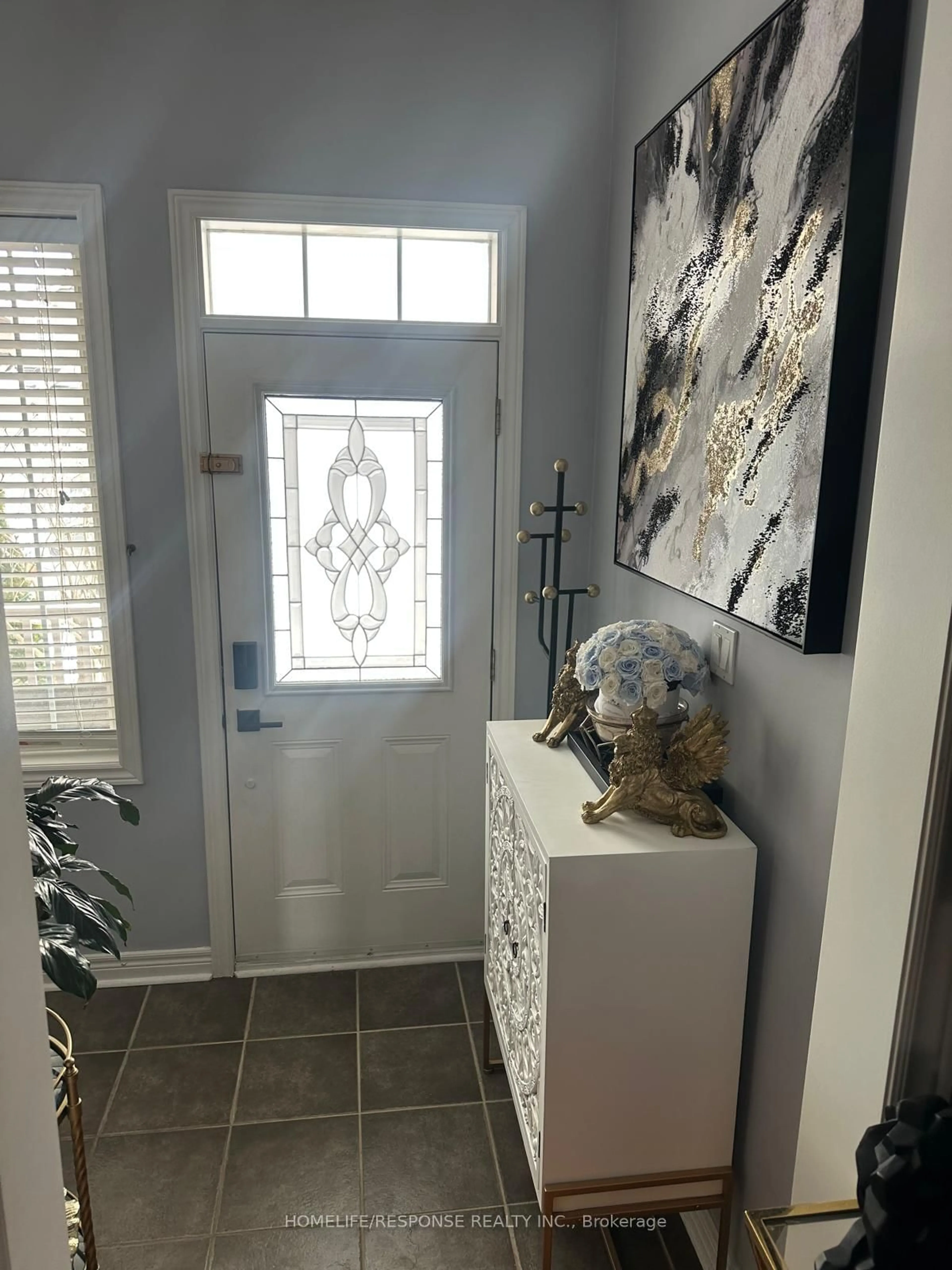 Indoor entryway for 9 Aubergine St, Richmond Hill Ontario L4E 5A8