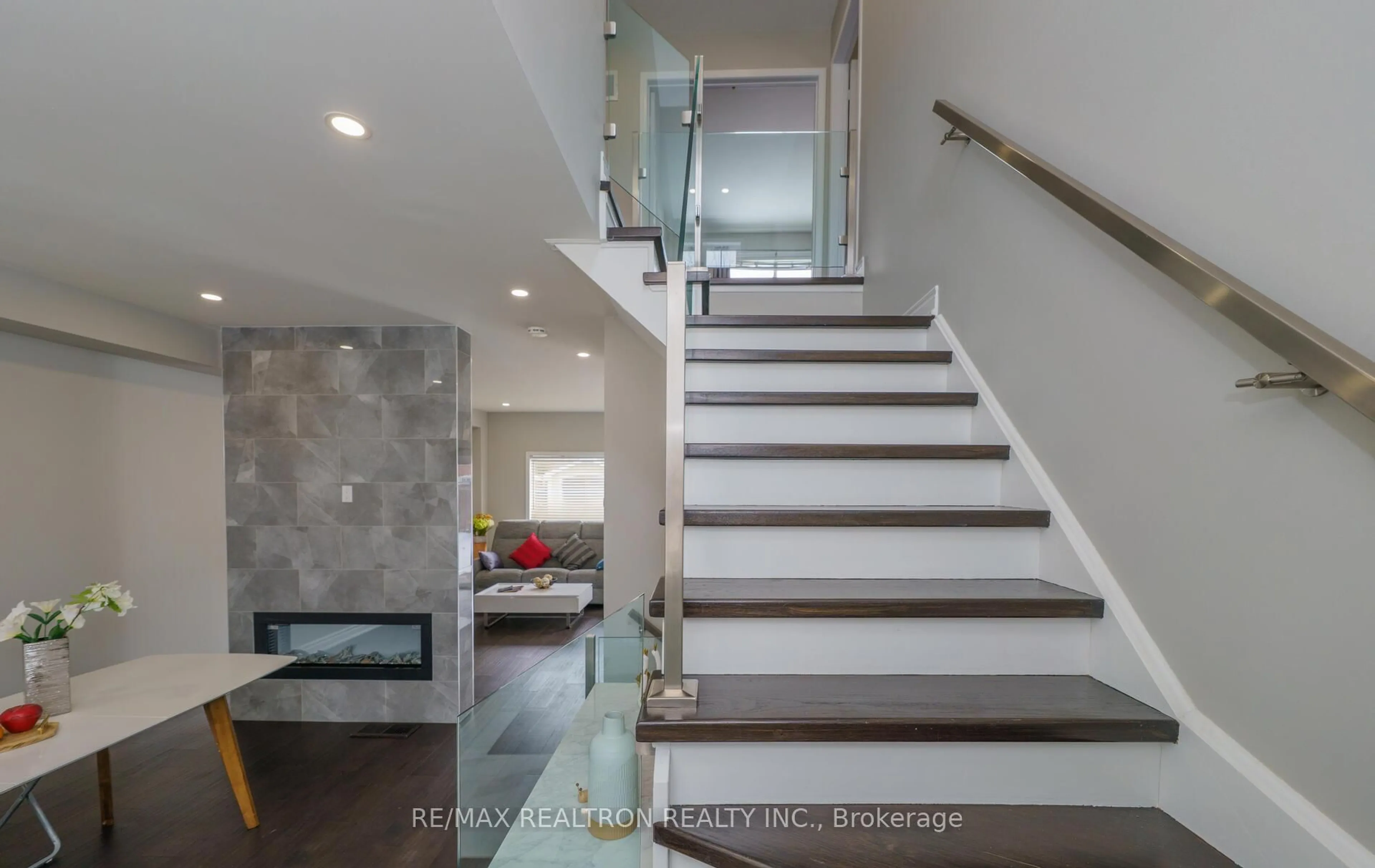 Stairs for 11 Vecchia St, Markham Ontario L6E 1R1