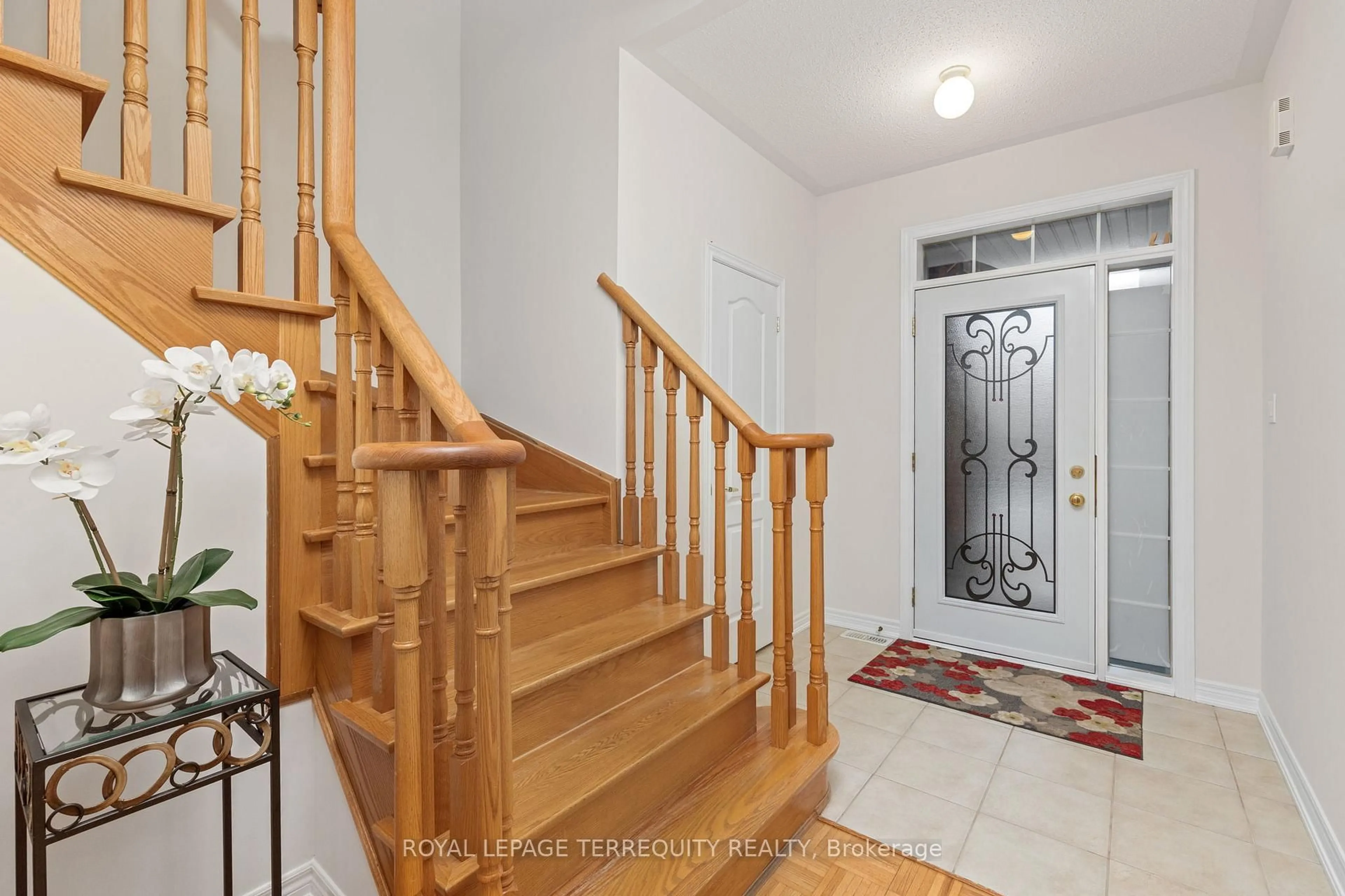 Indoor entryway for 70 Degas Dr, Vaughan Ontario L4J 9J3