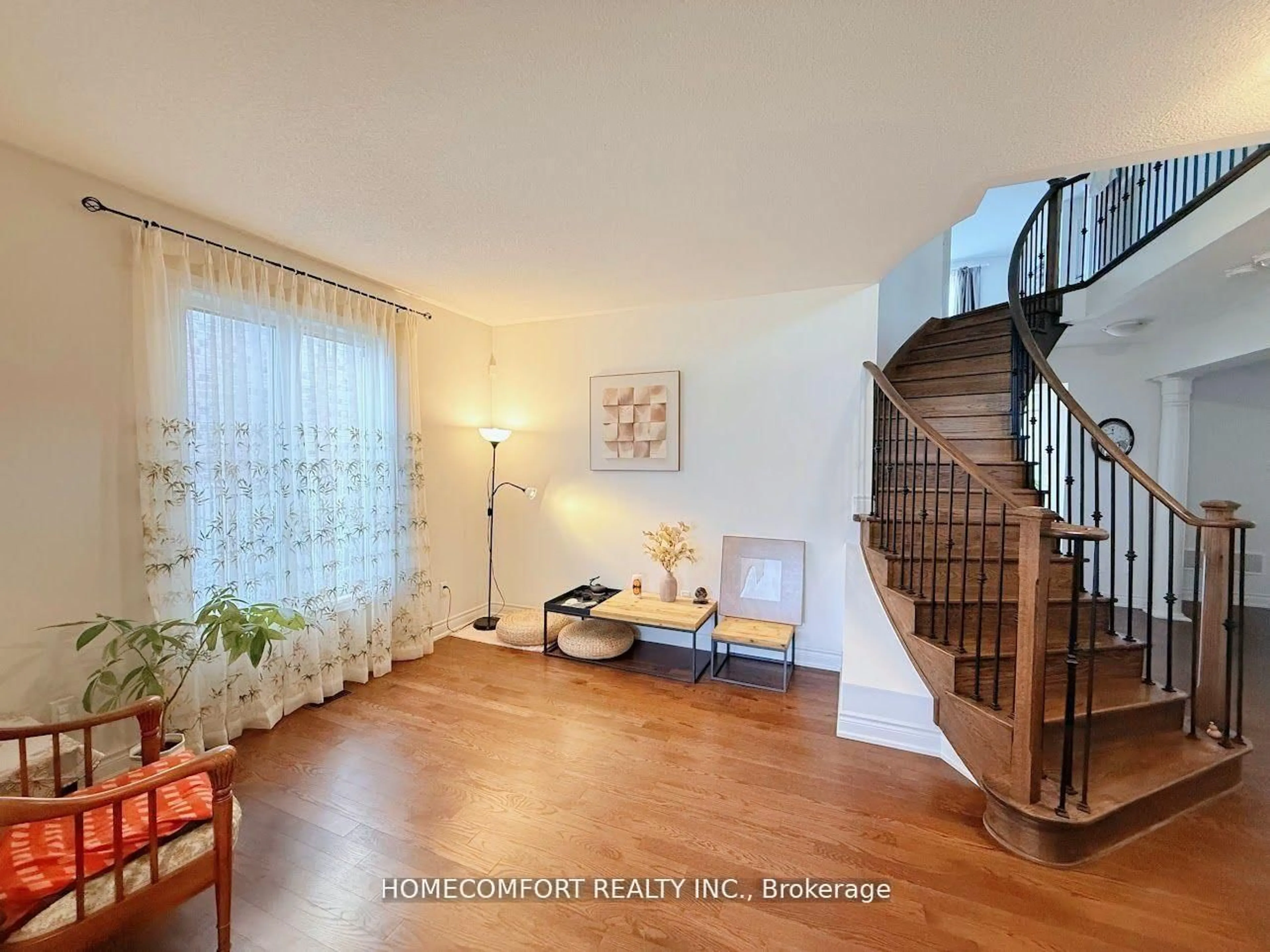 Unknown for 945 Langford Blvd, Bradford West Gwillimbury Ontario L3Z 4J2