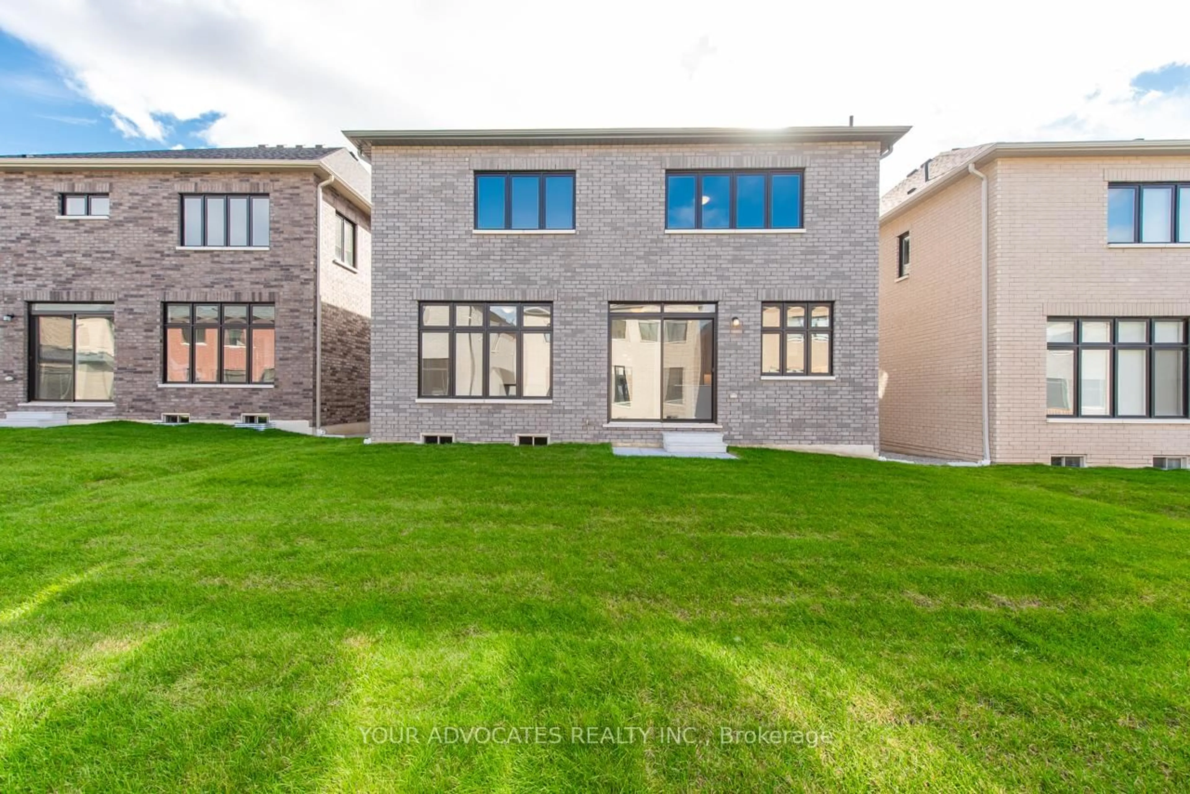 Home with brick exterior material, unknown for 275 BALLANTYNE Blvd, Vaughan Ontario L3L 0G7