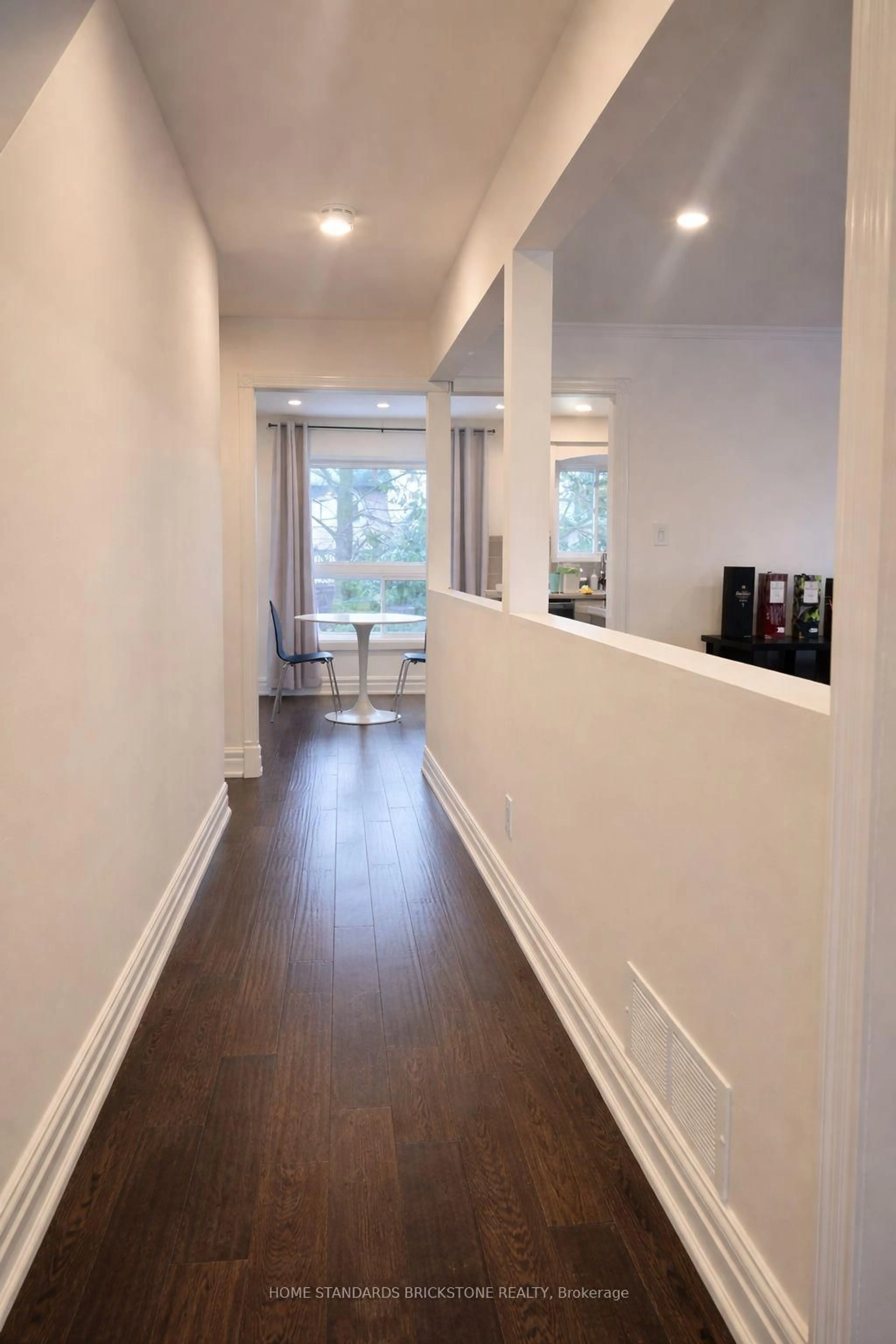 Unknown for 122 Lowe Blvd, Newmarket Ontario L3Y 5T2