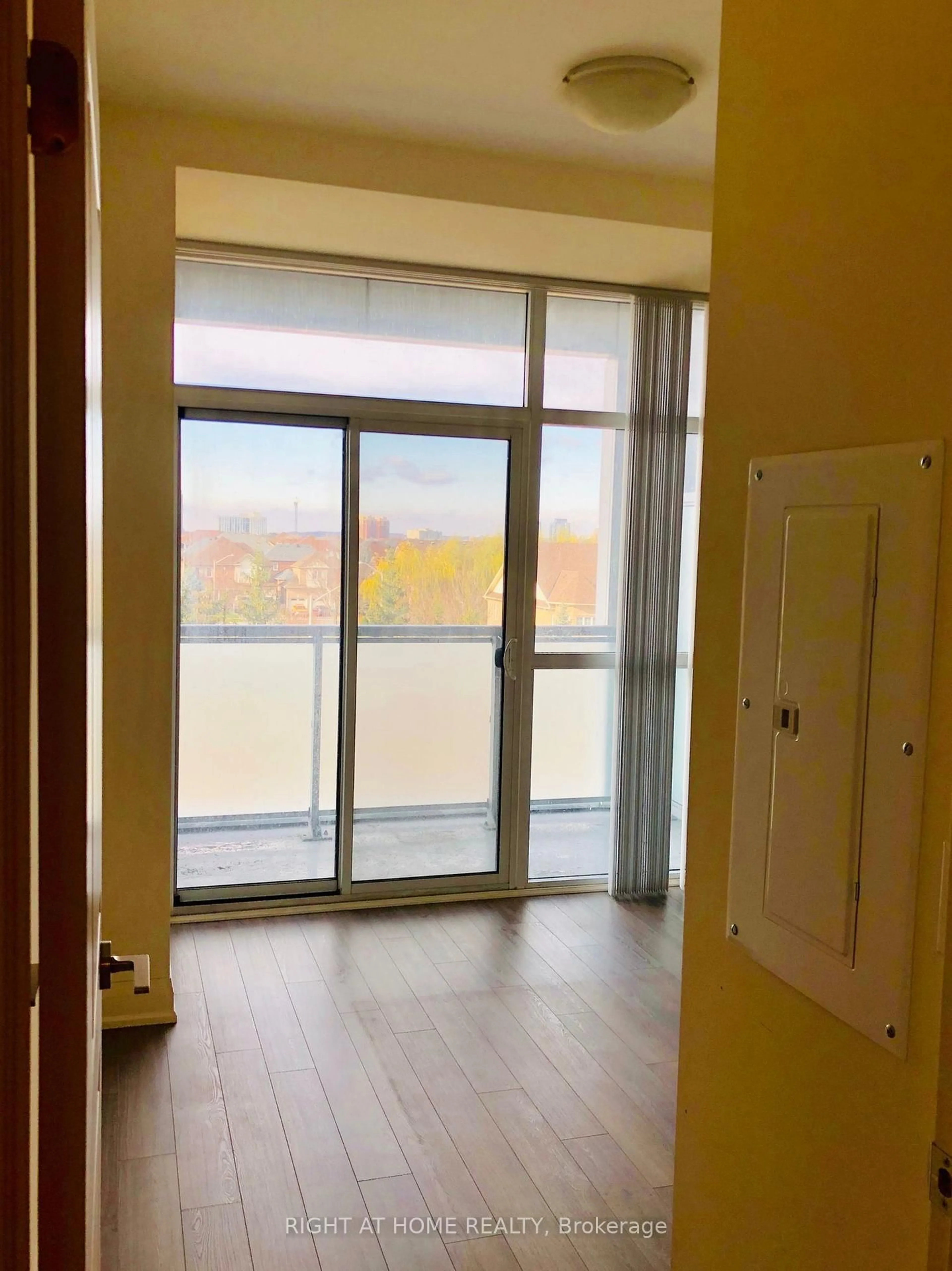 Unknown for 8763 Bayview Ave #-326, Richmond Hill Ontario L4B 3V1