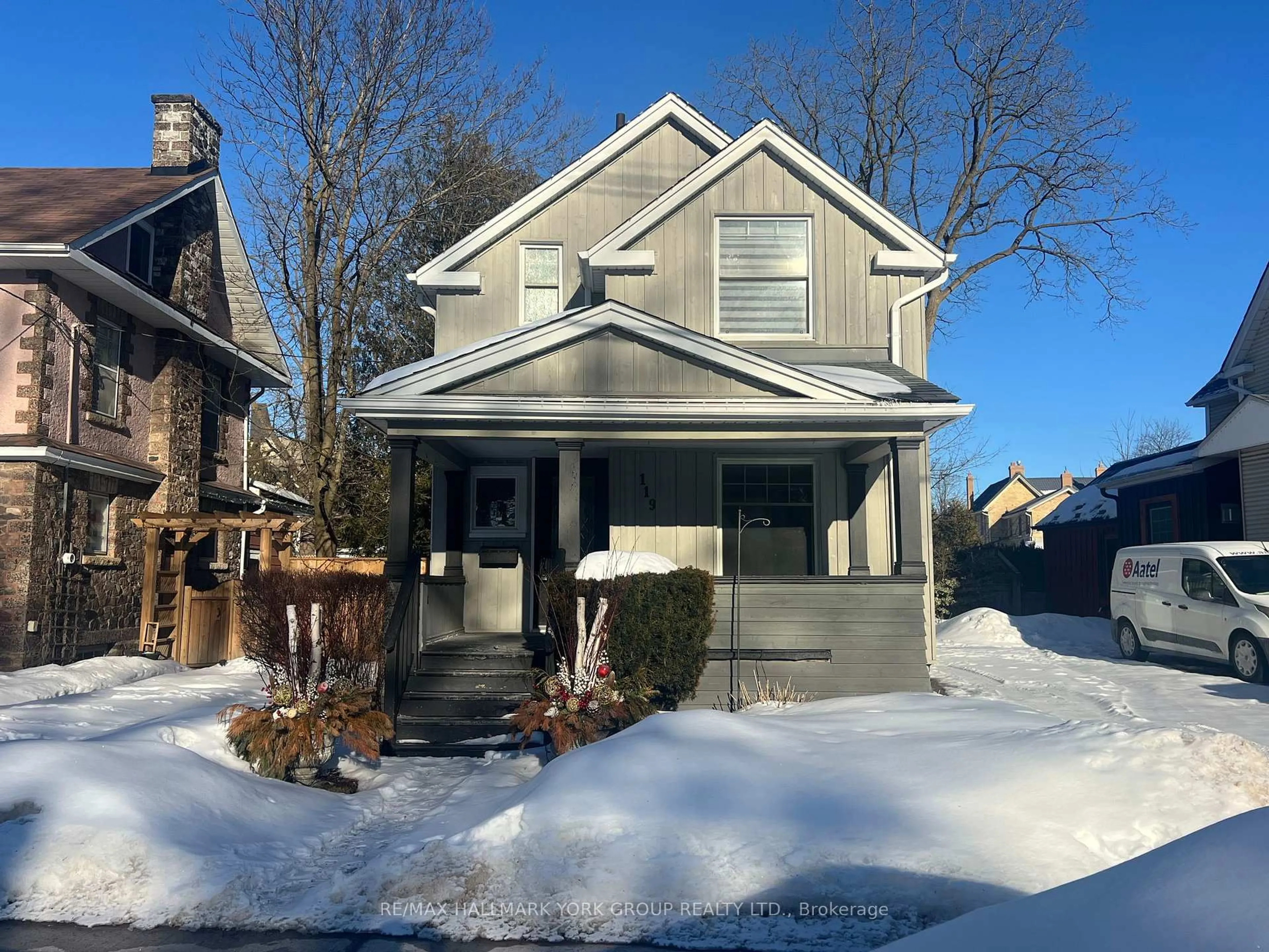 Home with vinyl exterior material, street for 119 Temperance St, Aurora Ontario L4G 2R2