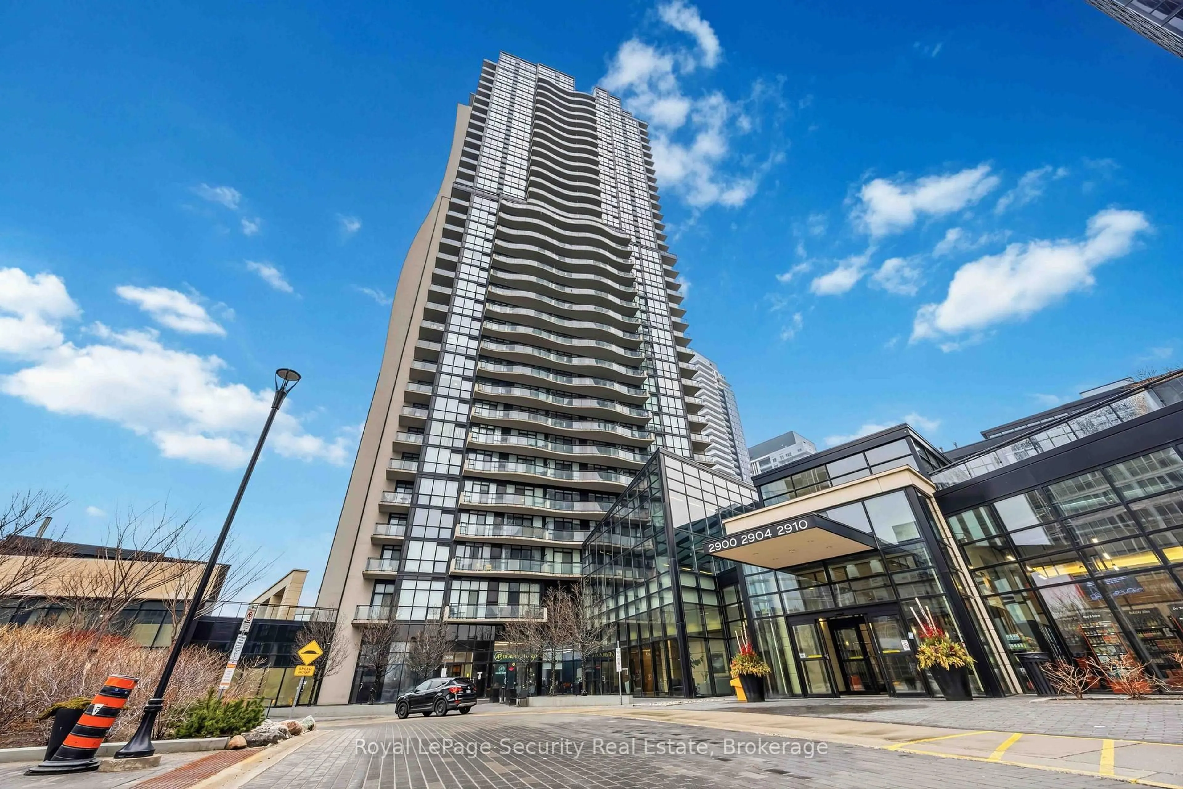 Indoor foyer for 2900 Highway 7 #202, Vaughan Ontario L4K 0G3