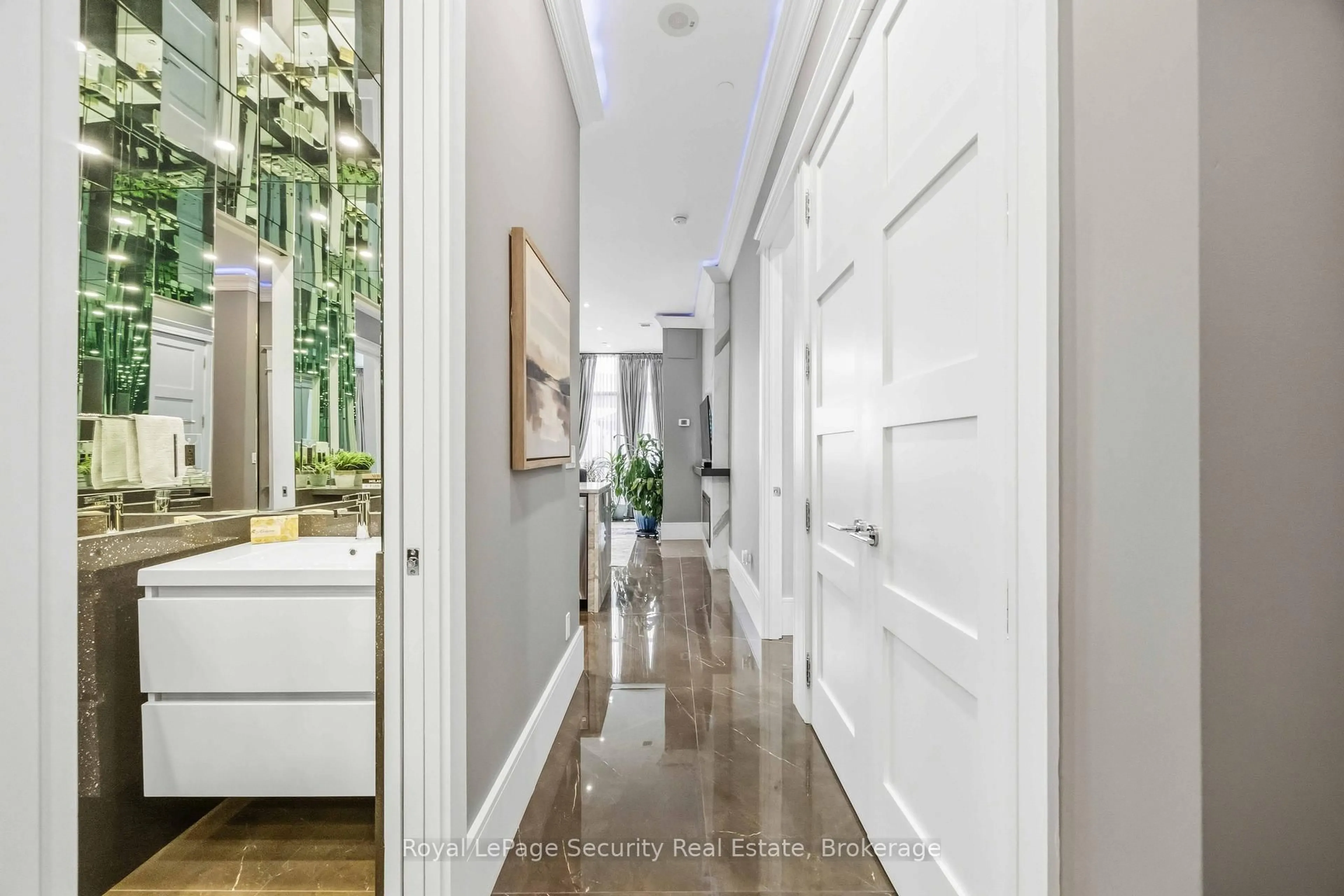 Indoor entryway for 2900 Highway 7 #202, Vaughan Ontario L4K 0G3